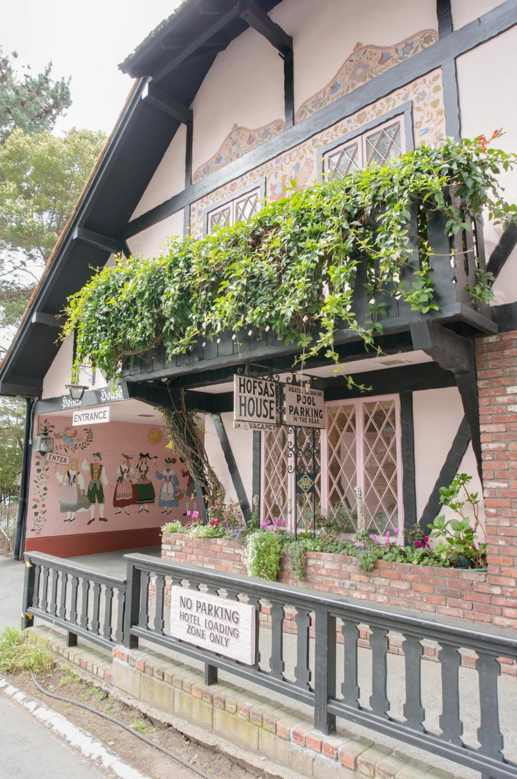 Facade/entrance in Hofsas House Hotel