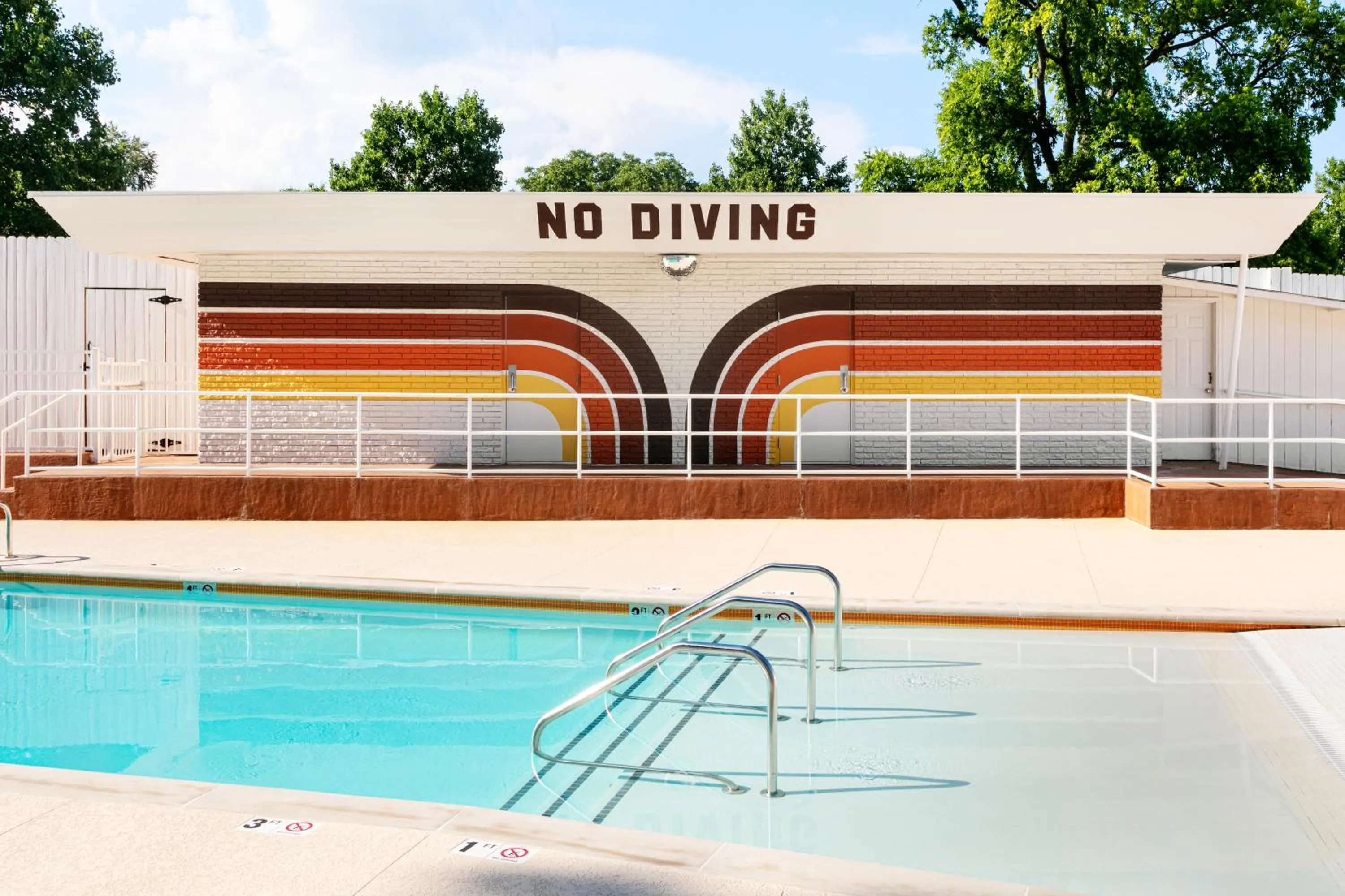 Swimming pool in The Dive Motel and Swim Club