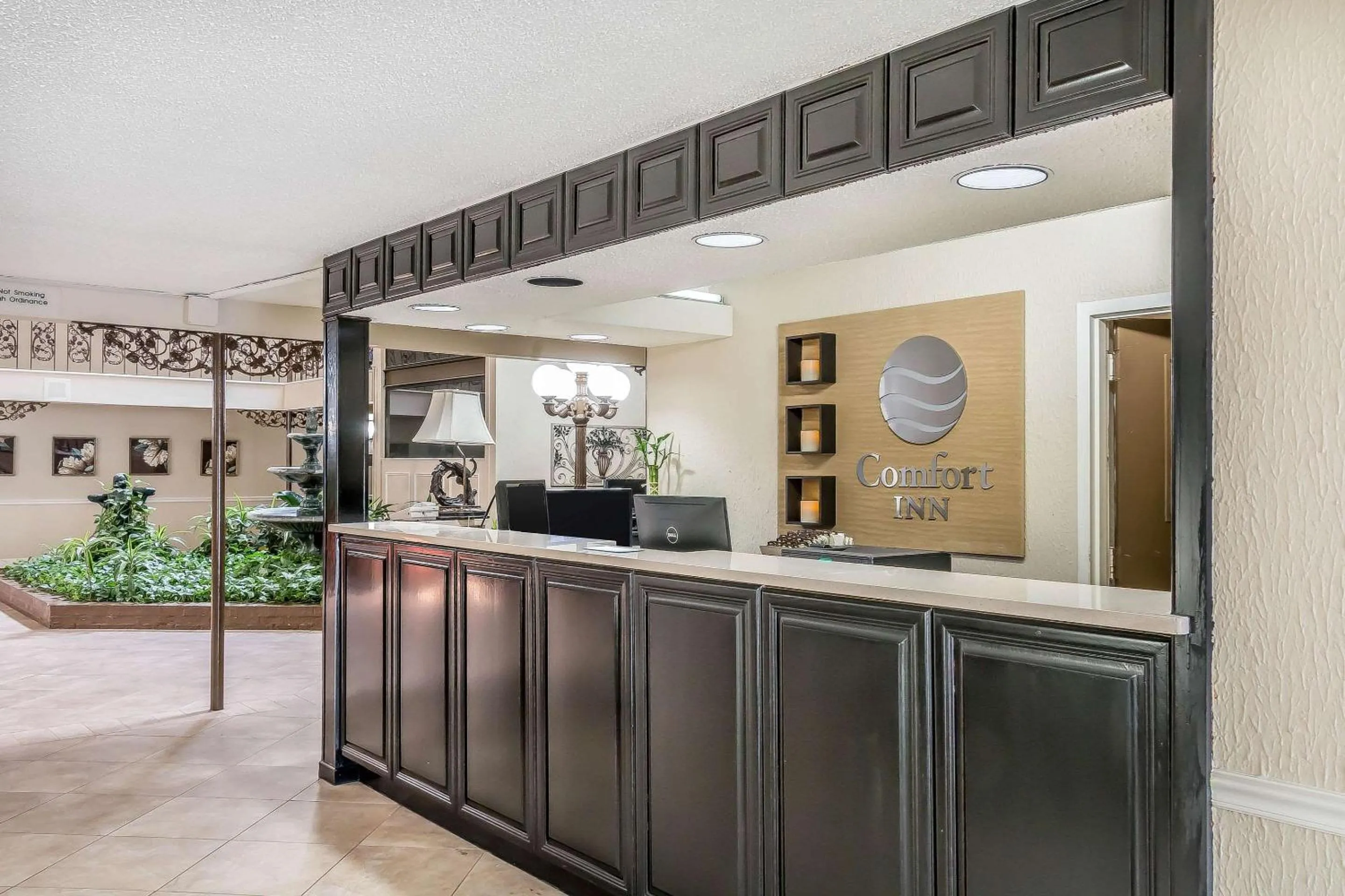 Lobby or reception in Comfort Inn Savannah Midtown