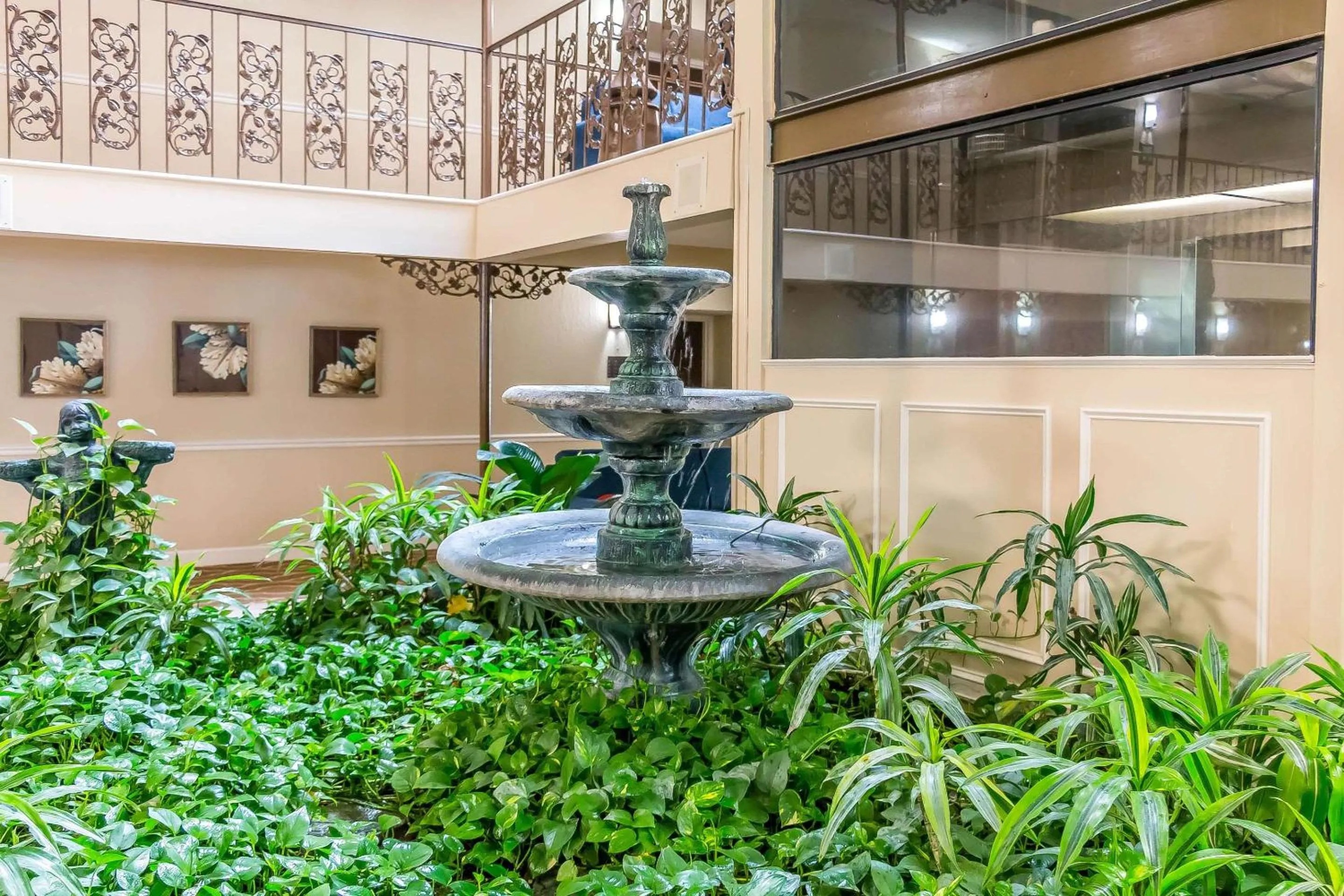 Lobby or reception in Comfort Inn Savannah Midtown