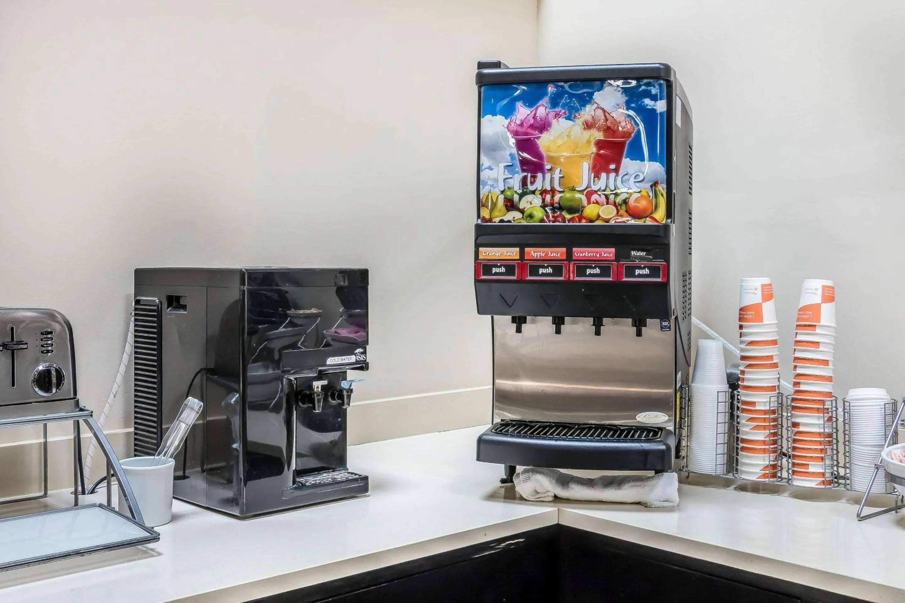 Restaurant/places to eat in Comfort Inn Savannah Midtown