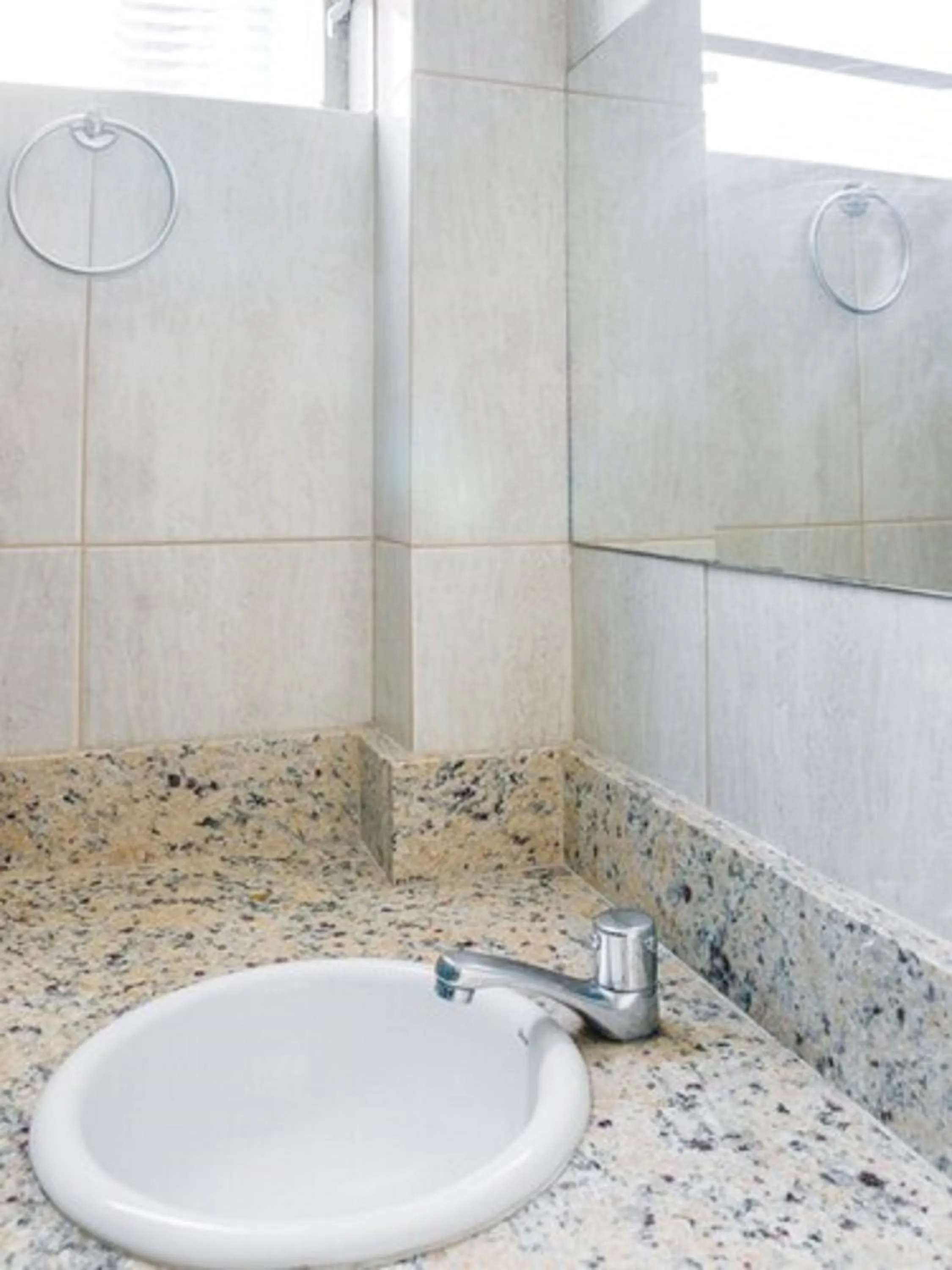 Bathroom in OYO Hotel Lindoia, Petropolis