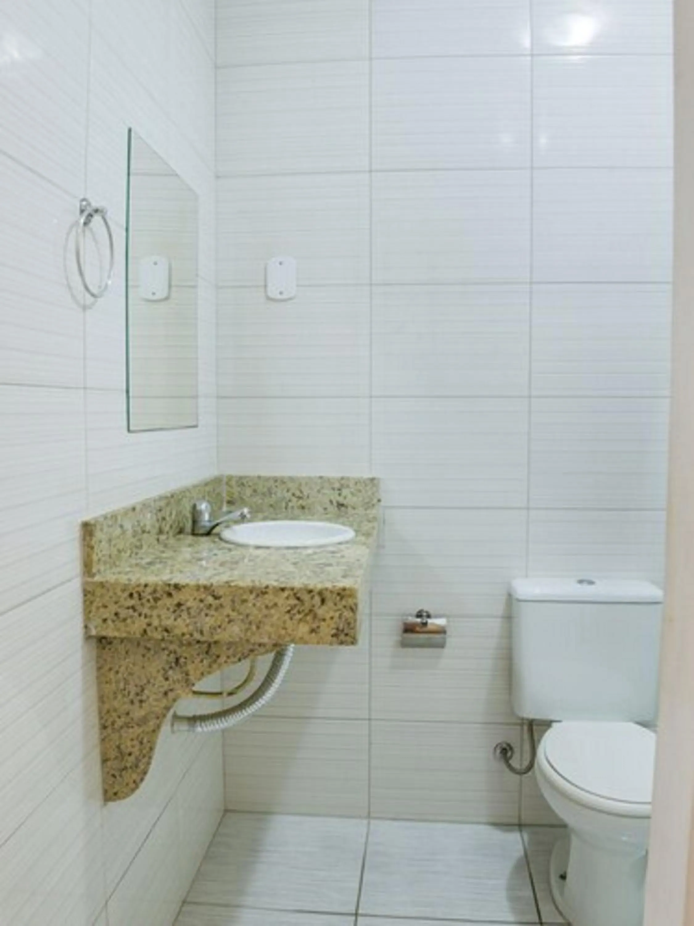 Bathroom in OYO Hotel Lindoia, Petropolis