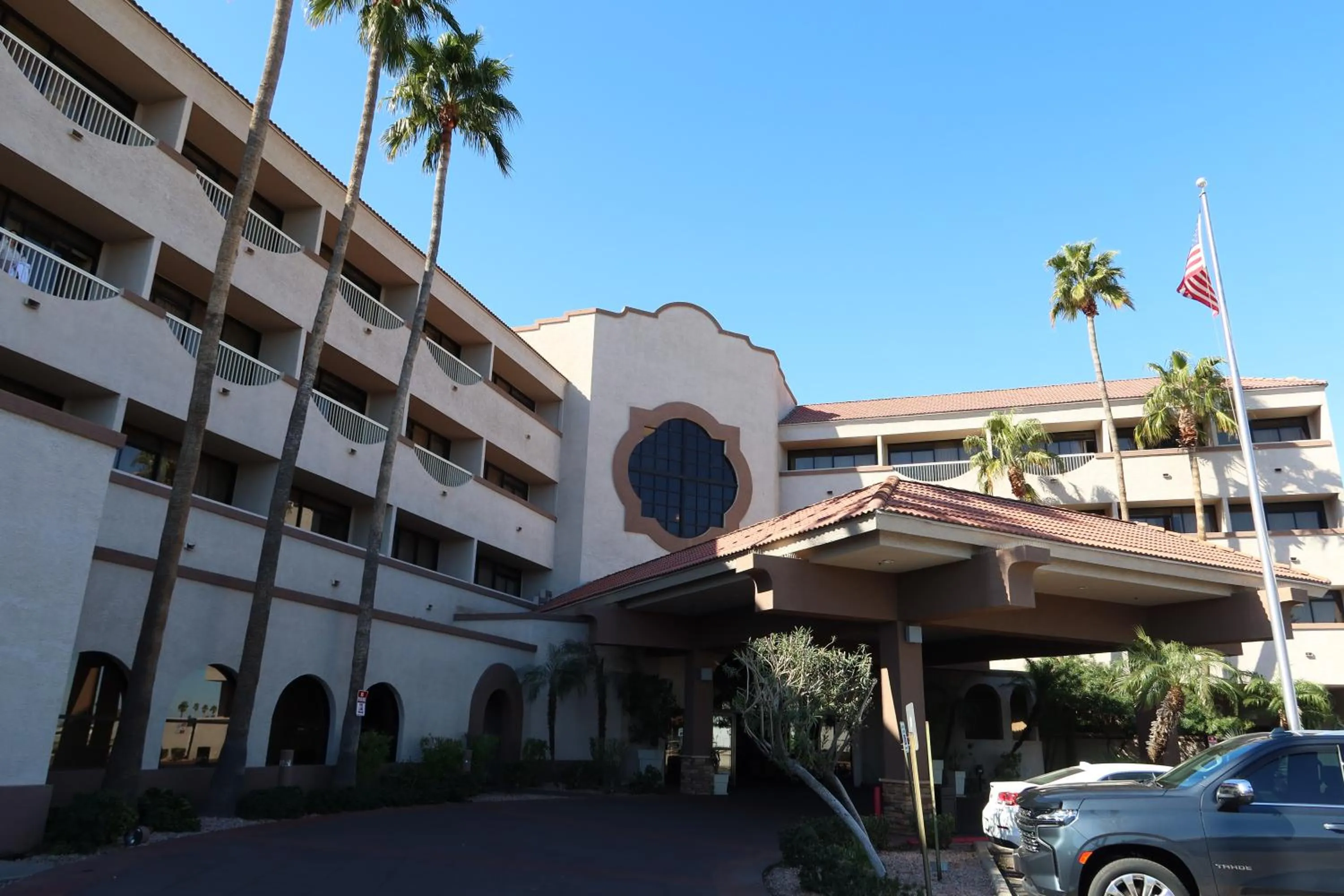 Property building in GreenTree Hotel Phoenix West