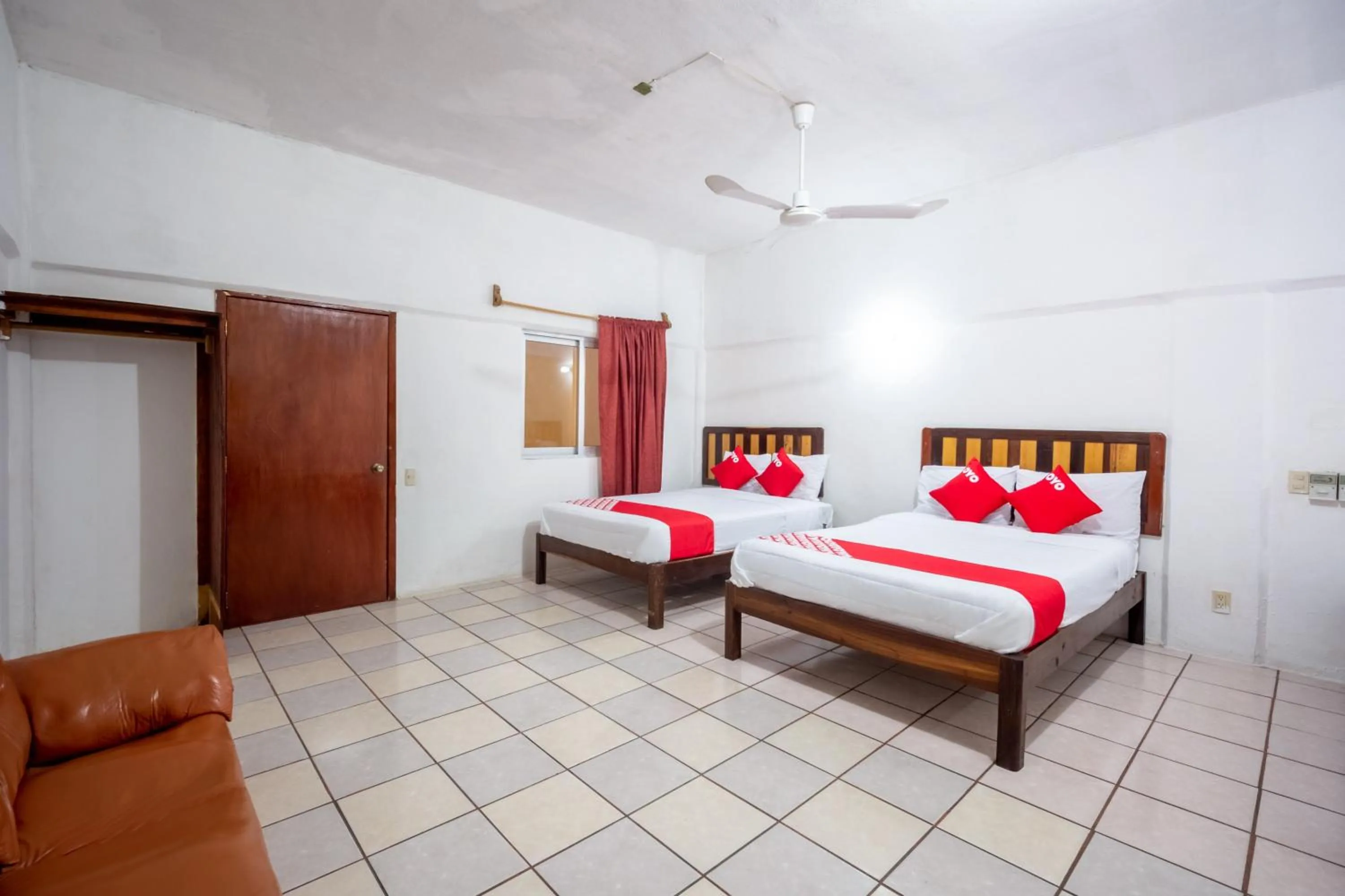 Bedroom, Bed in OYO Hotel Betsua Vista Hermosa, Huatulco