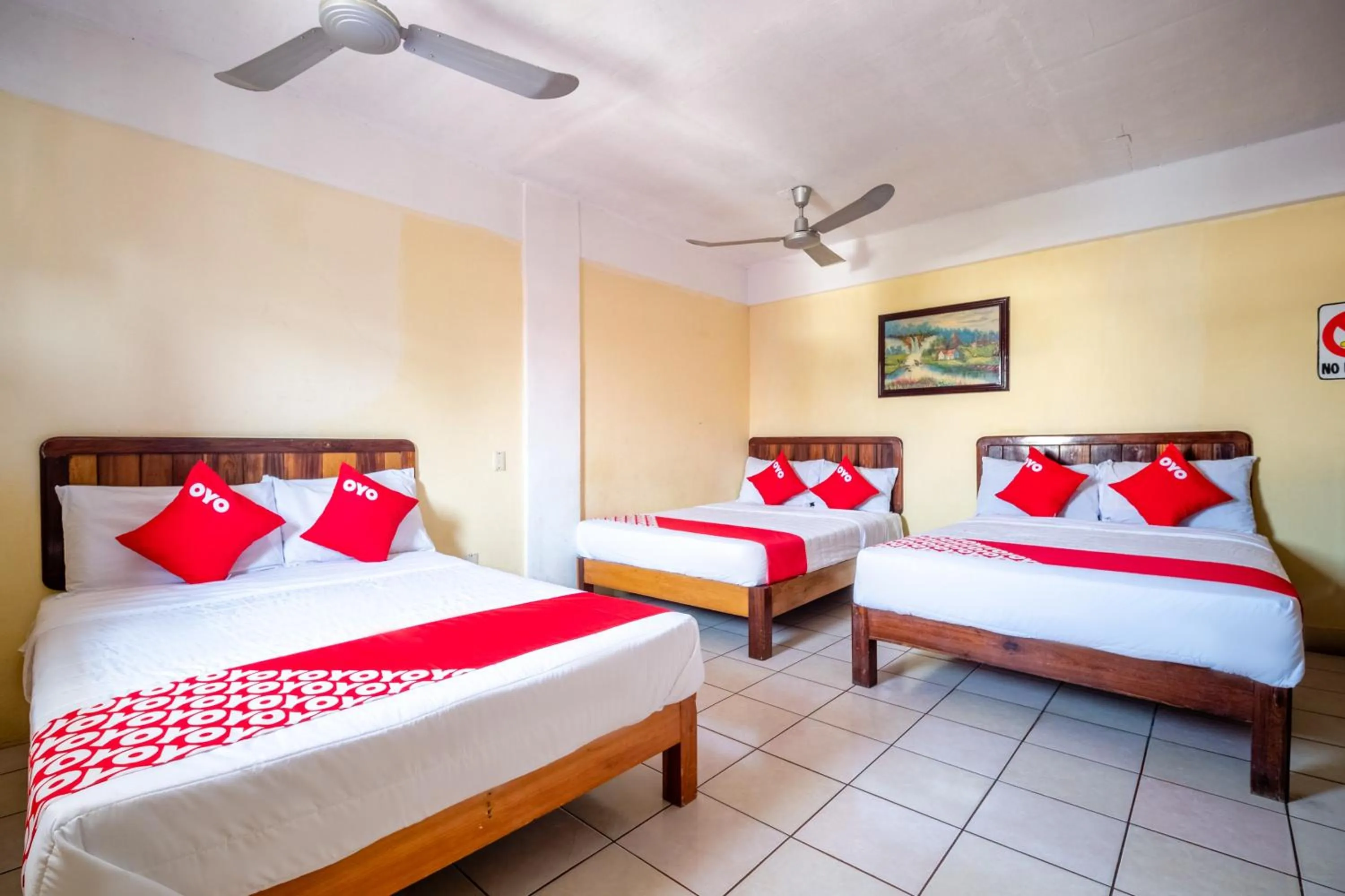 Bedroom, Bed in OYO Hotel Betsua Vista Hermosa, Huatulco