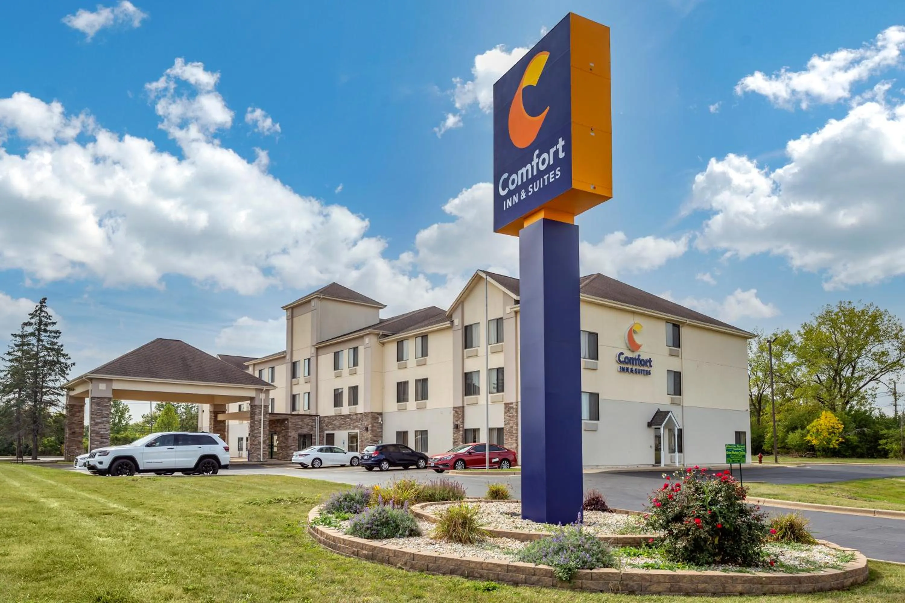 Property building in Comfort Inn & Suites North Aurora - Naperville