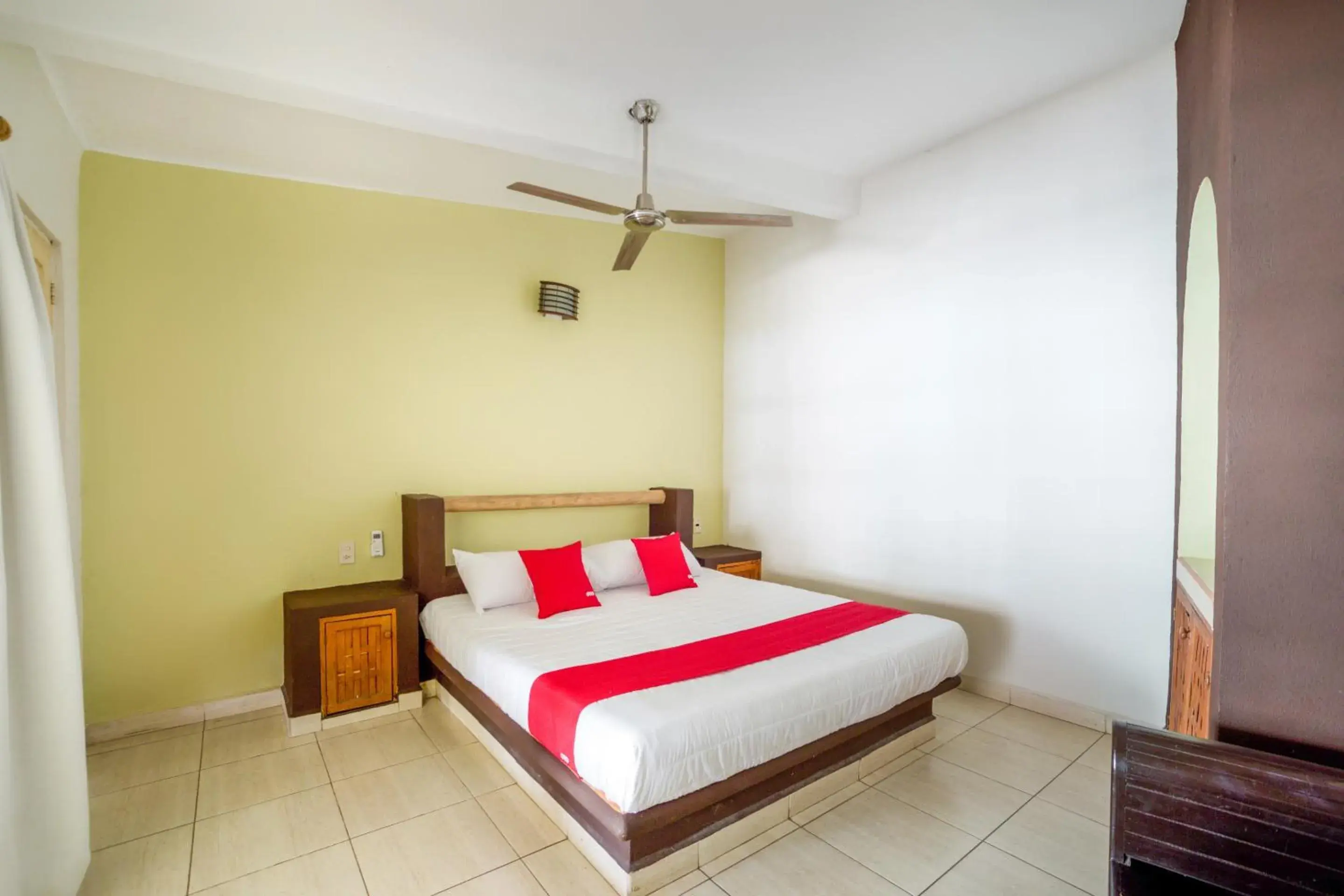 Superior in OYO Hotel Posada Lys, Zihuatanejo Superior in OYO Hotel Posada Lys, Zihuatanejo