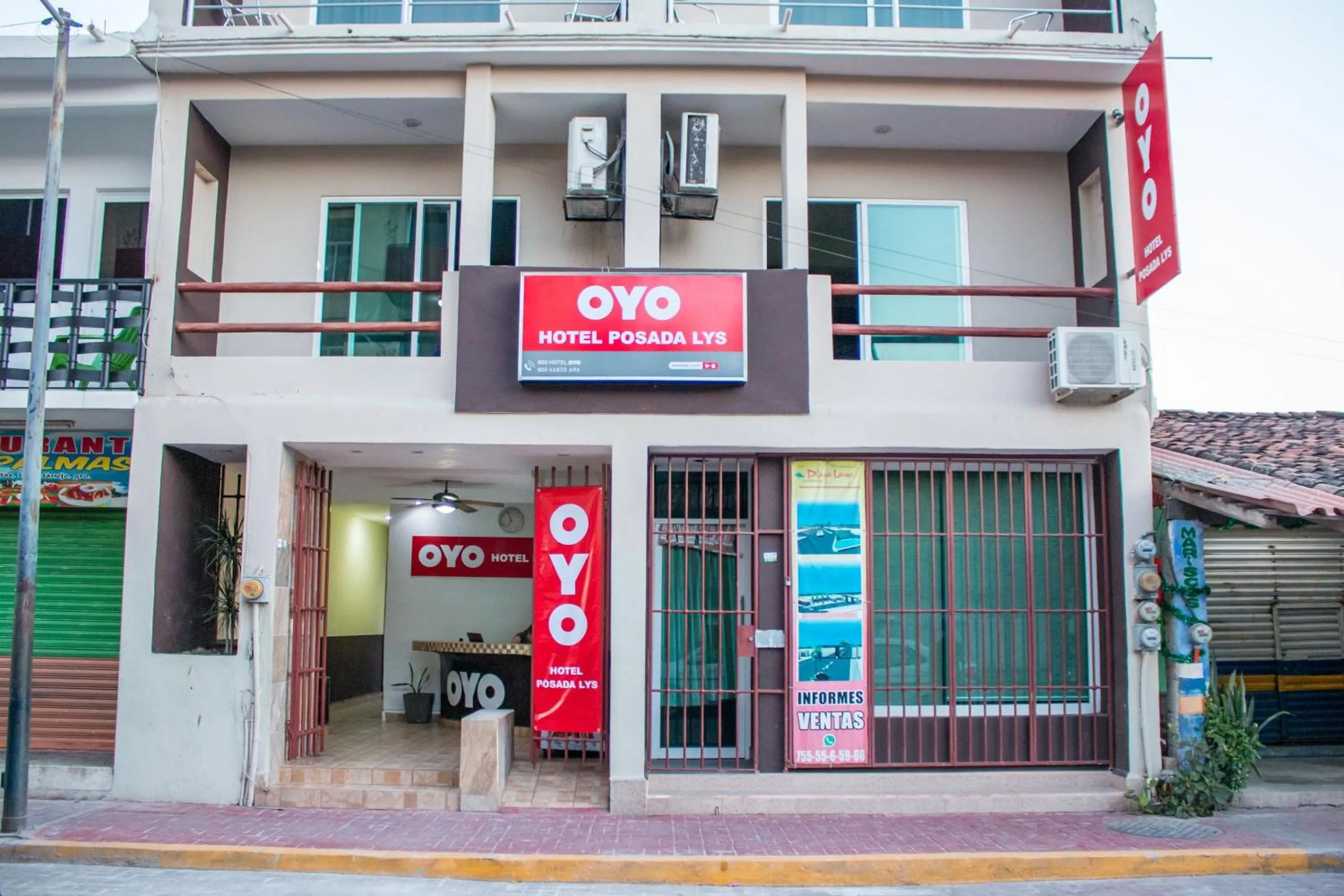 Facade/entrance in OYO Hotel Posada Lys, Zihuatanejo