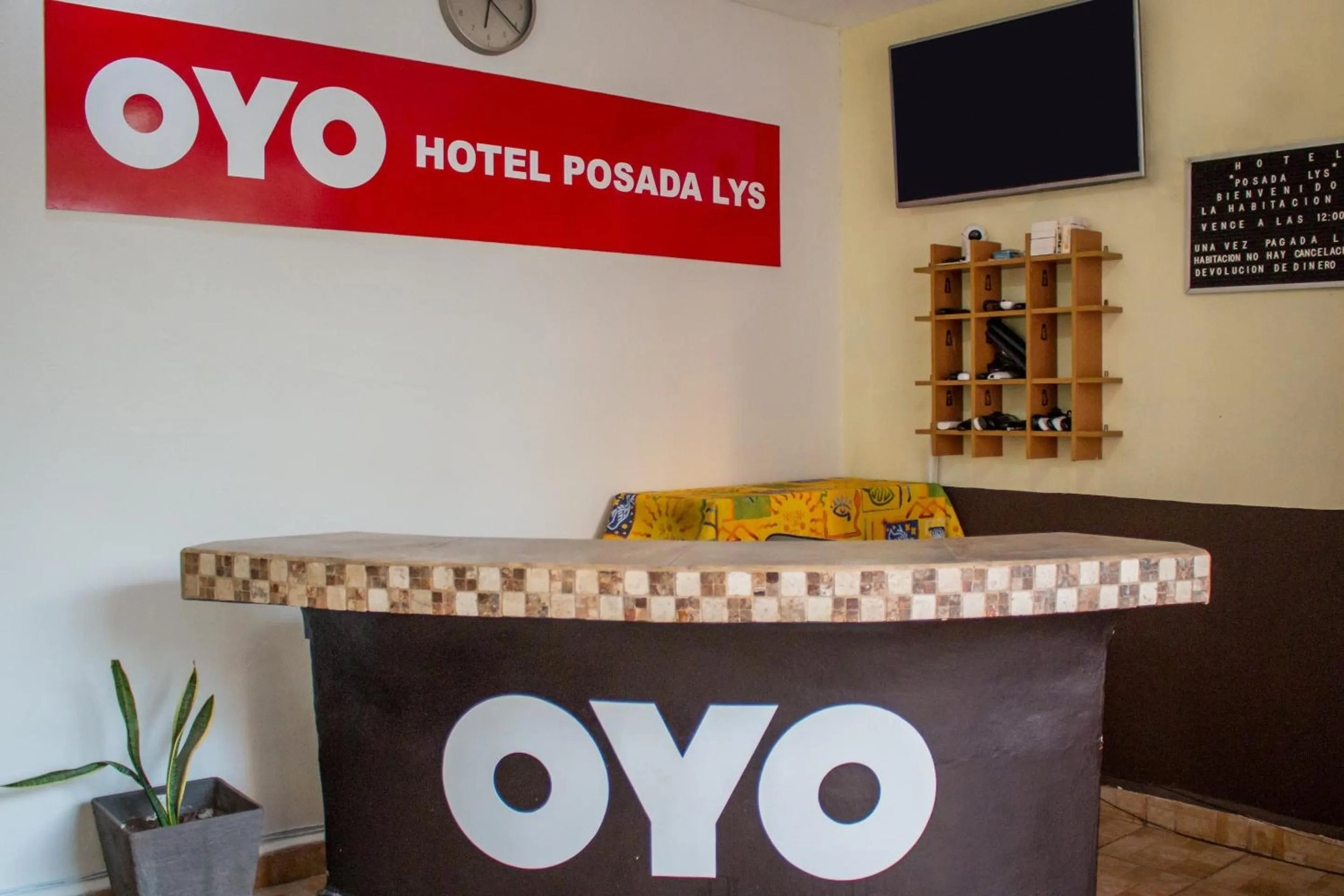 Lobby or reception in OYO Hotel Posada Lys, Zihuatanejo