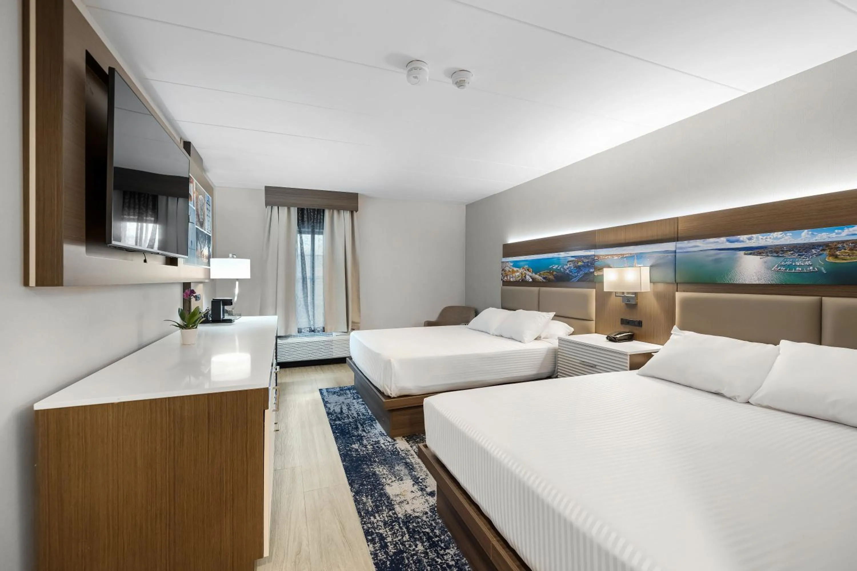 Bed in John Carver Inn & Spa