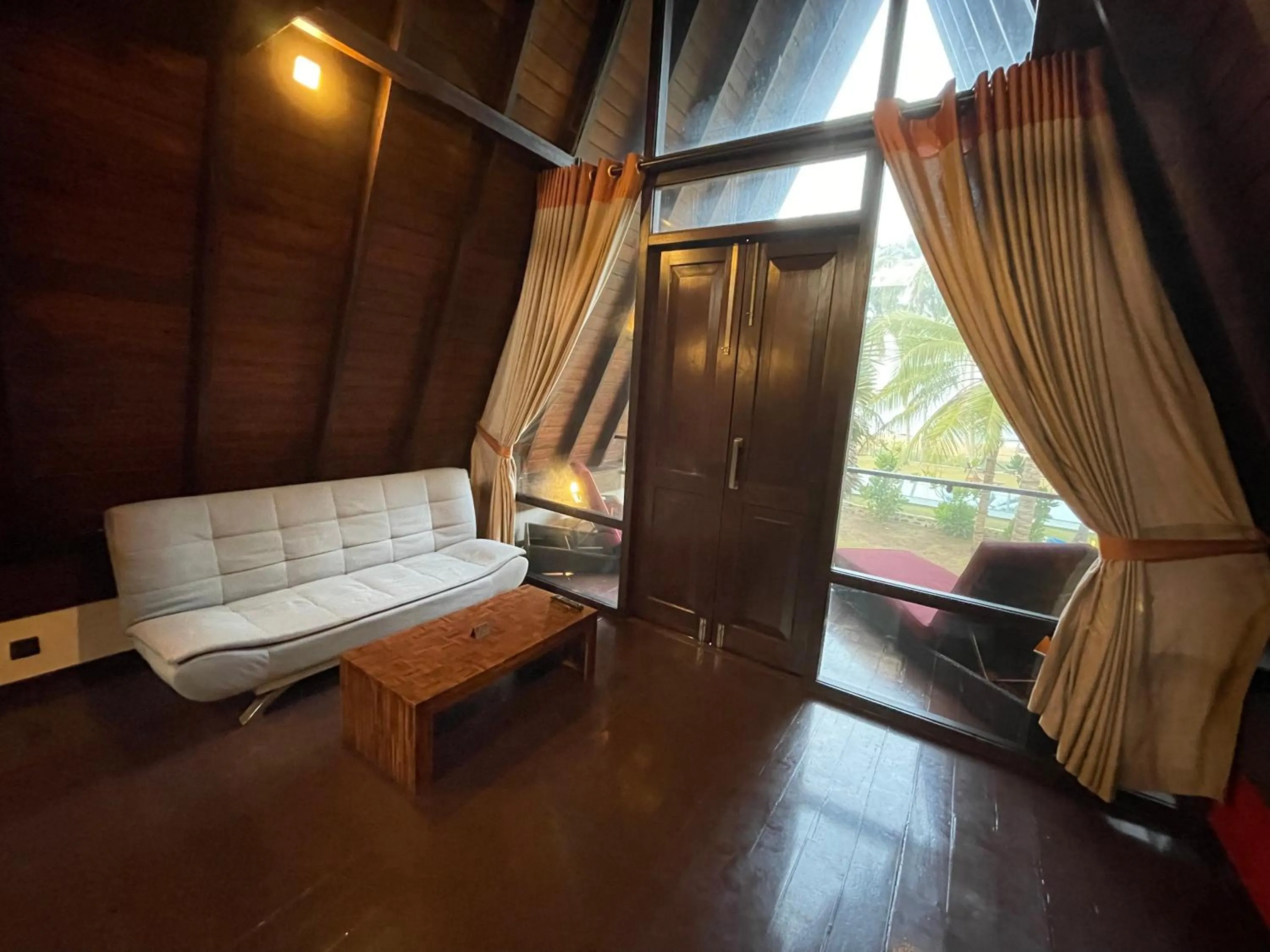 TV and multimedia in SOLUNA BEACH RESORT