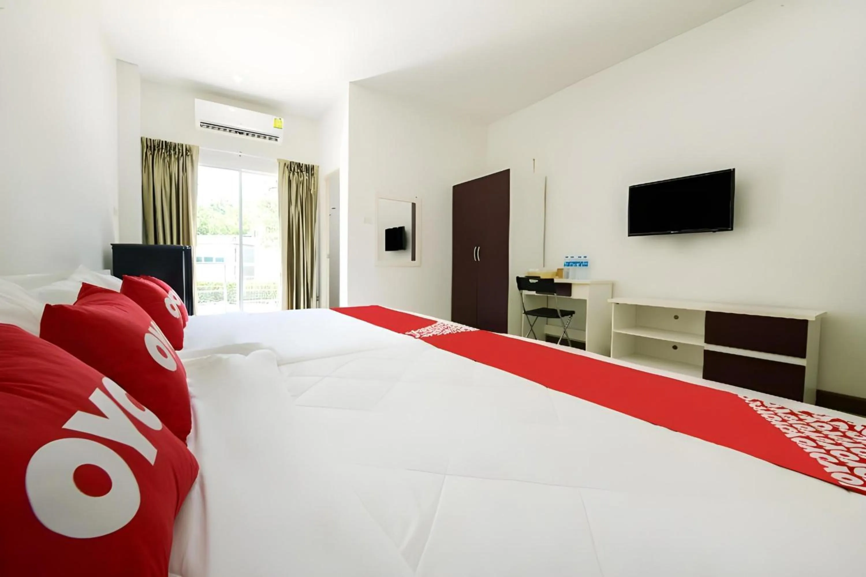 Photo of the whole room, Bed in OYO 350 Mae Saeng Place