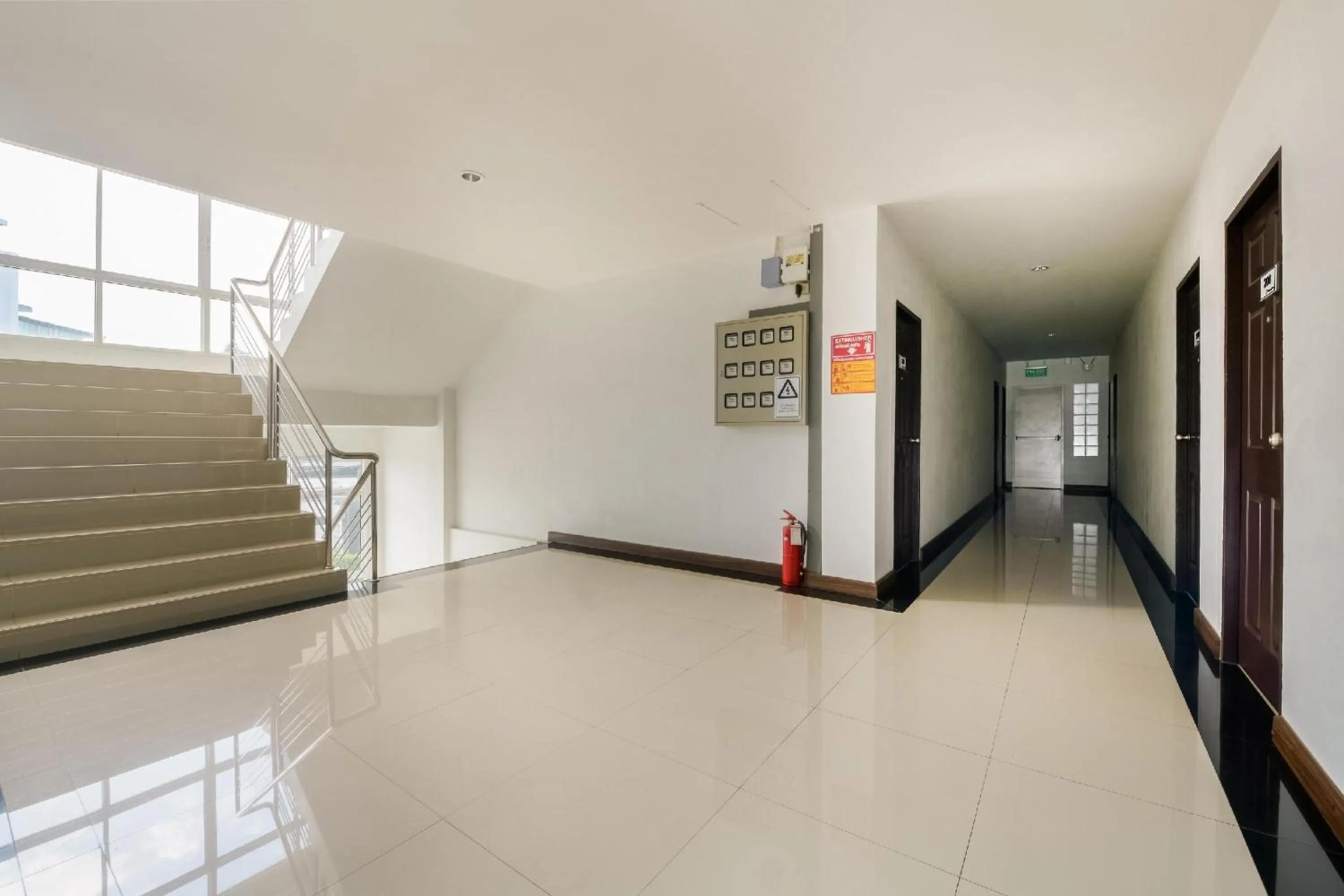 elevator in OYO 350 Mae Saeng Place