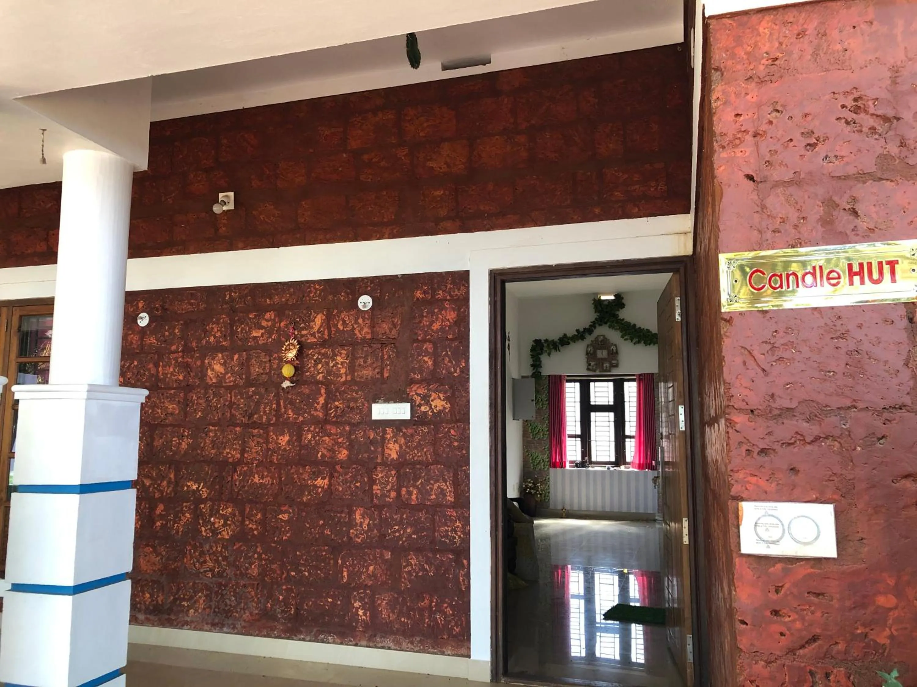 Facade/entrance in Candlehut Homestay