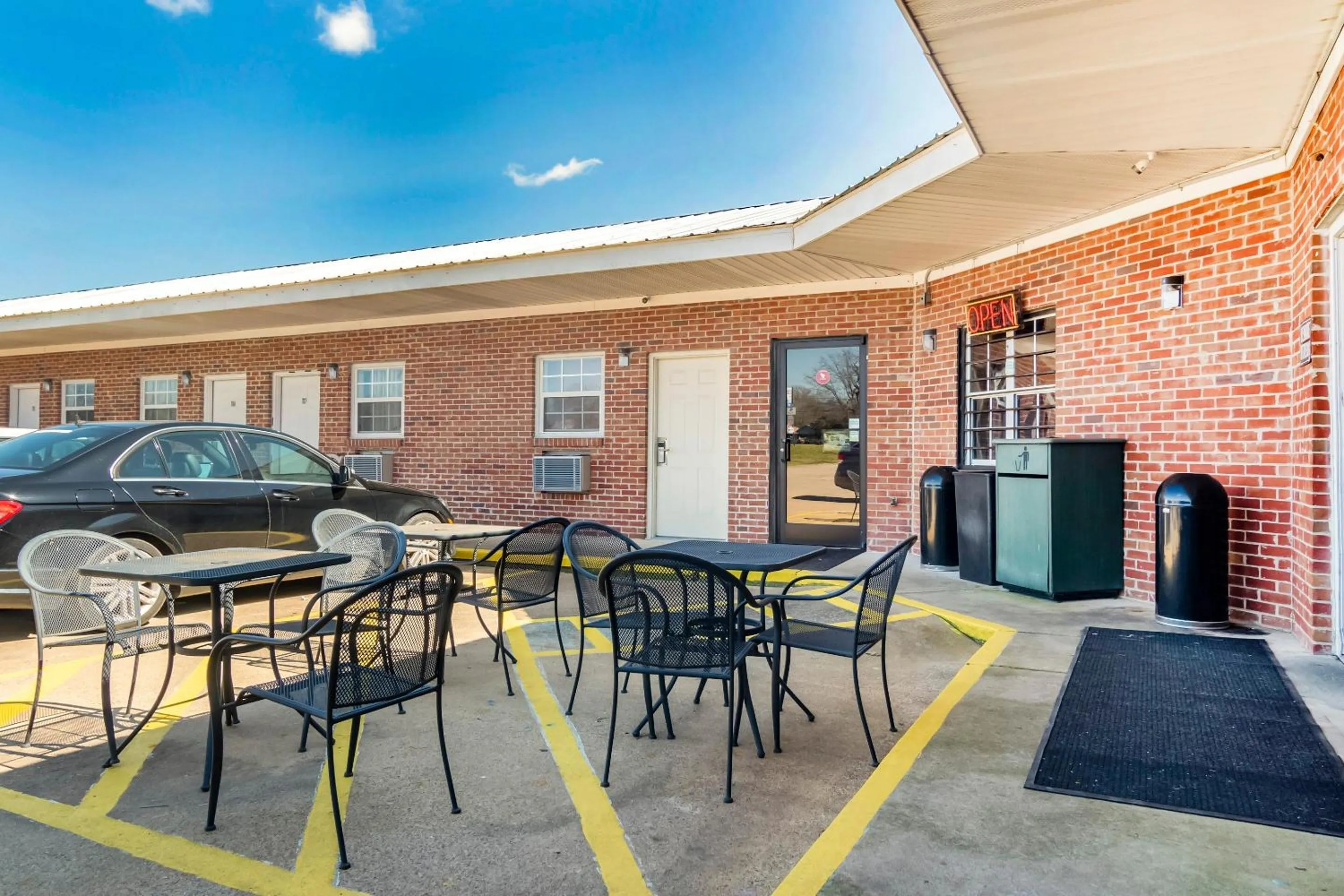 Parking in OYO Hotel Ruleville Route 49W