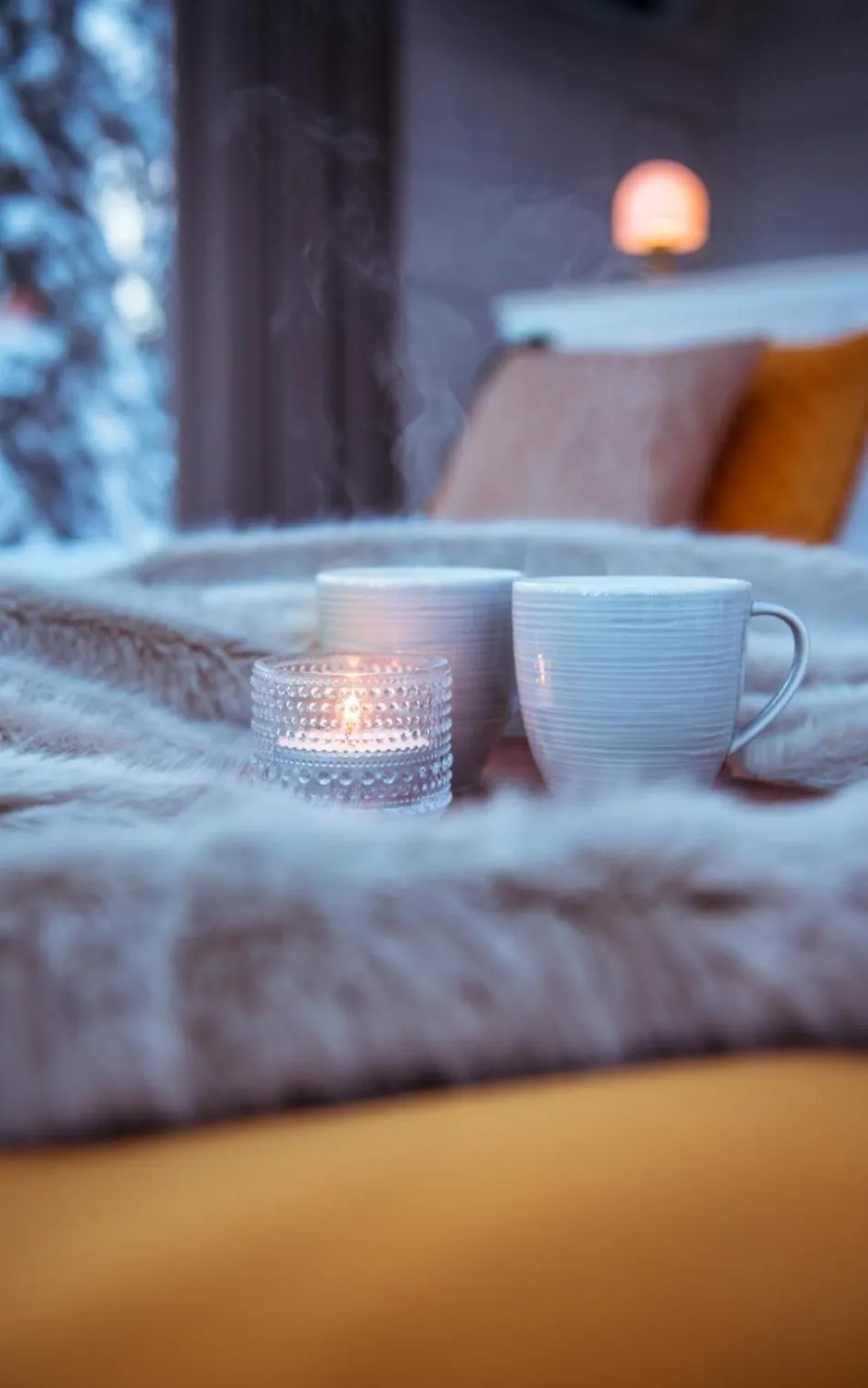 Bed in Arctic Skylight Lodge