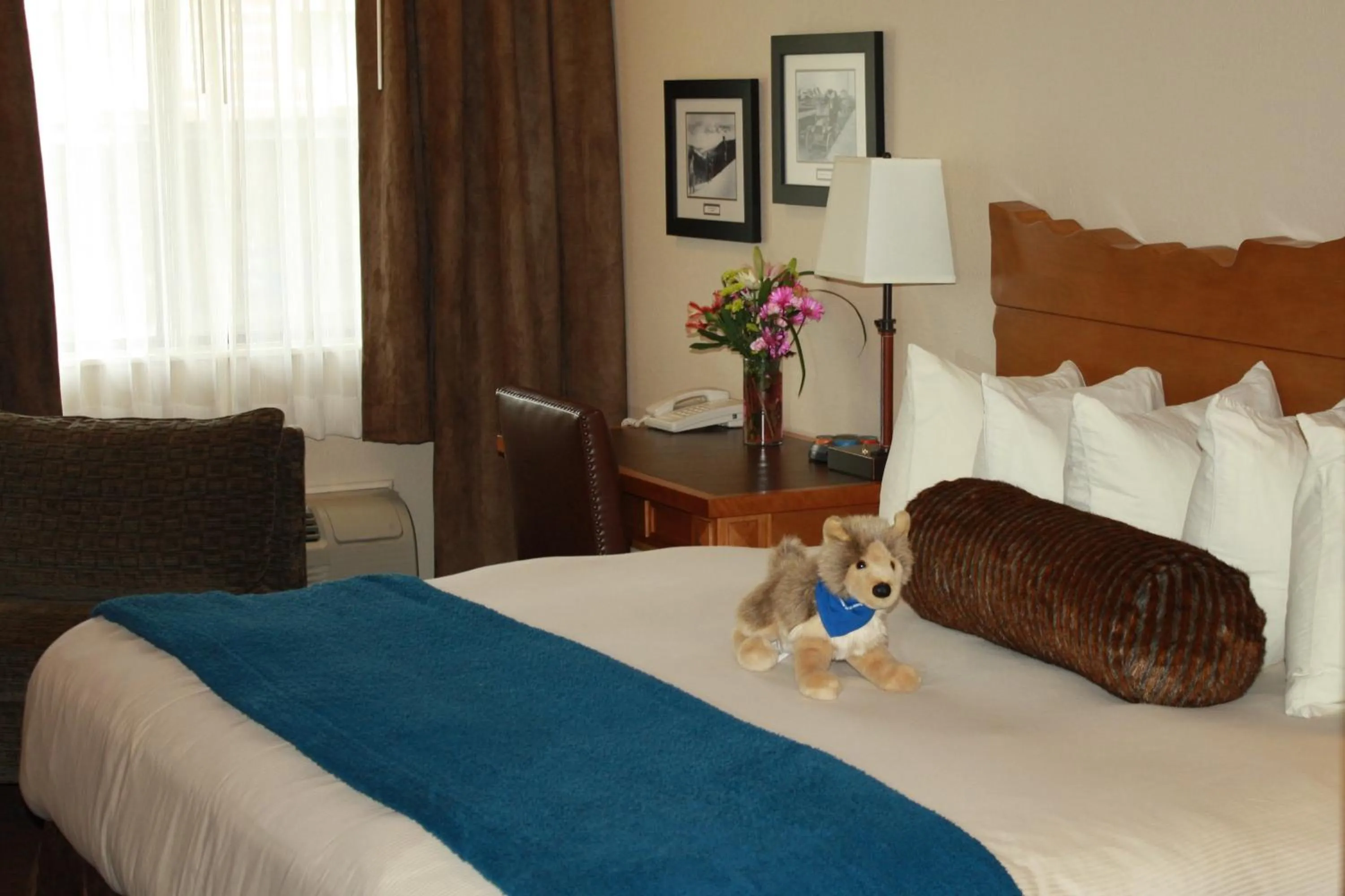 Bed in The Lexington at Jackson Hole