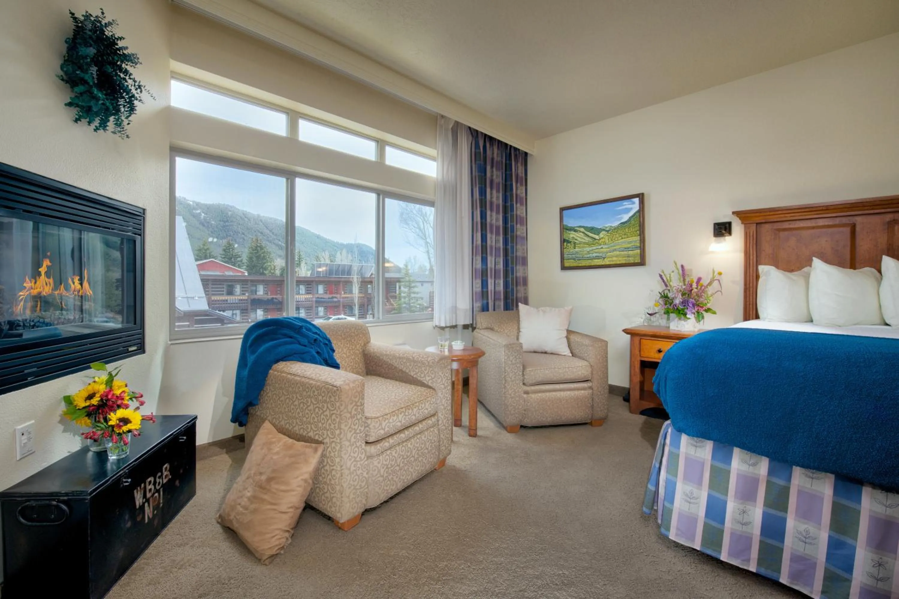 Bed in The Lexington at Jackson Hole