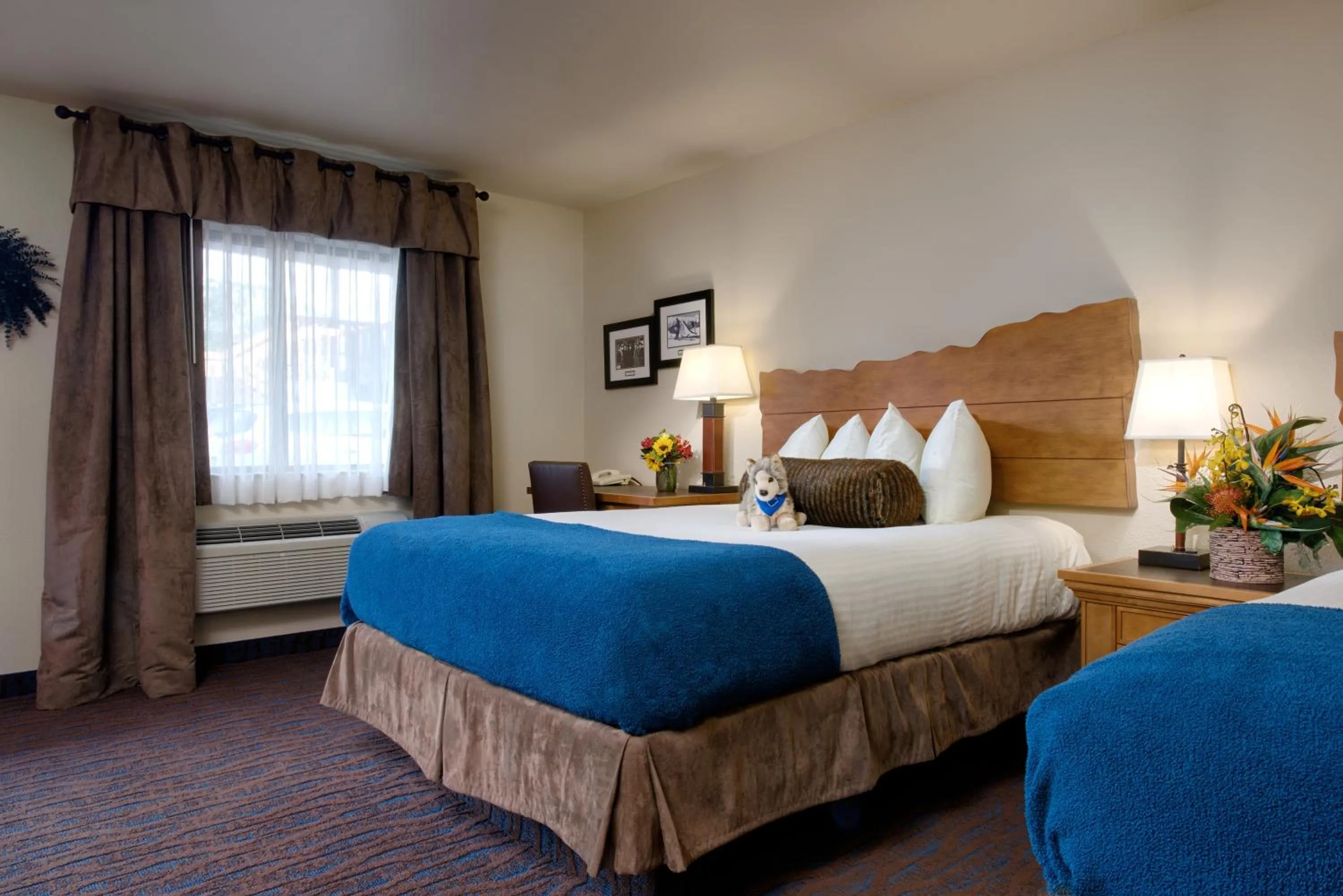 Bed in The Lexington at Jackson Hole