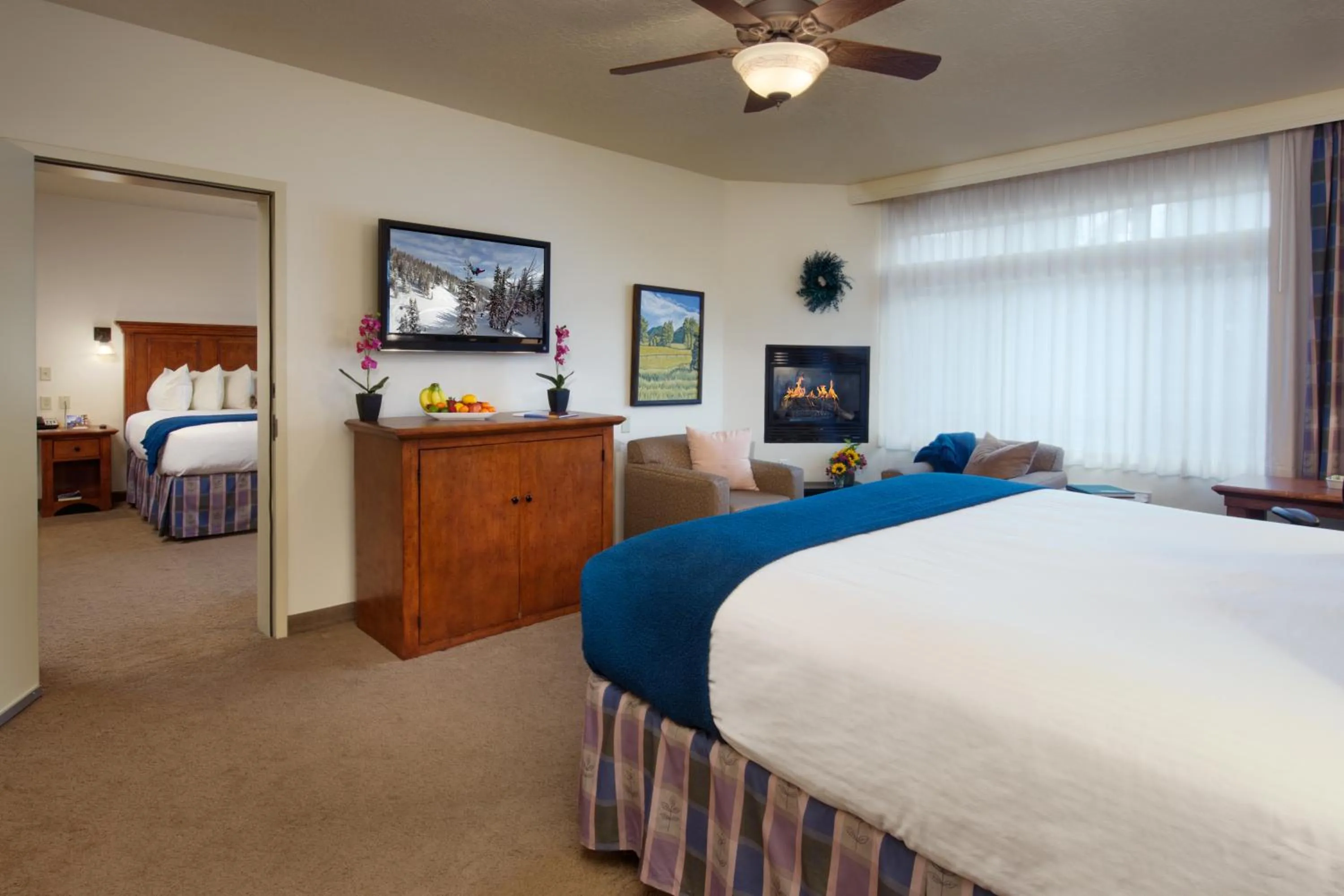 Photo of the whole room, Bed in The Lexington at Jackson Hole