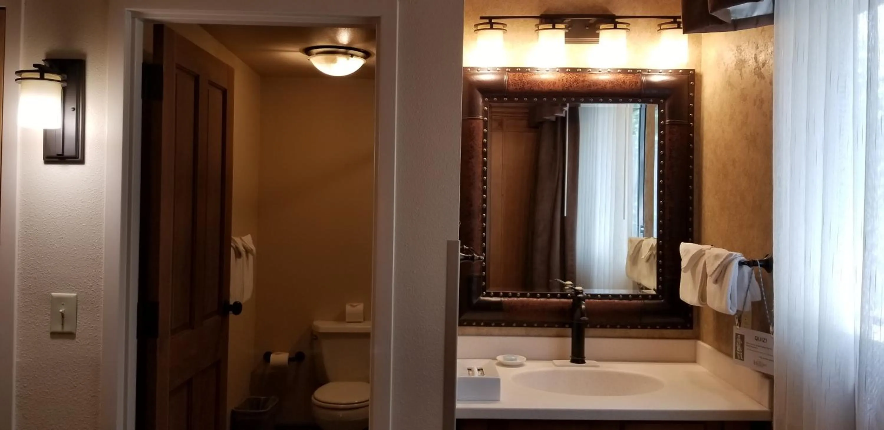 Toilet in The Lexington at Jackson Hole