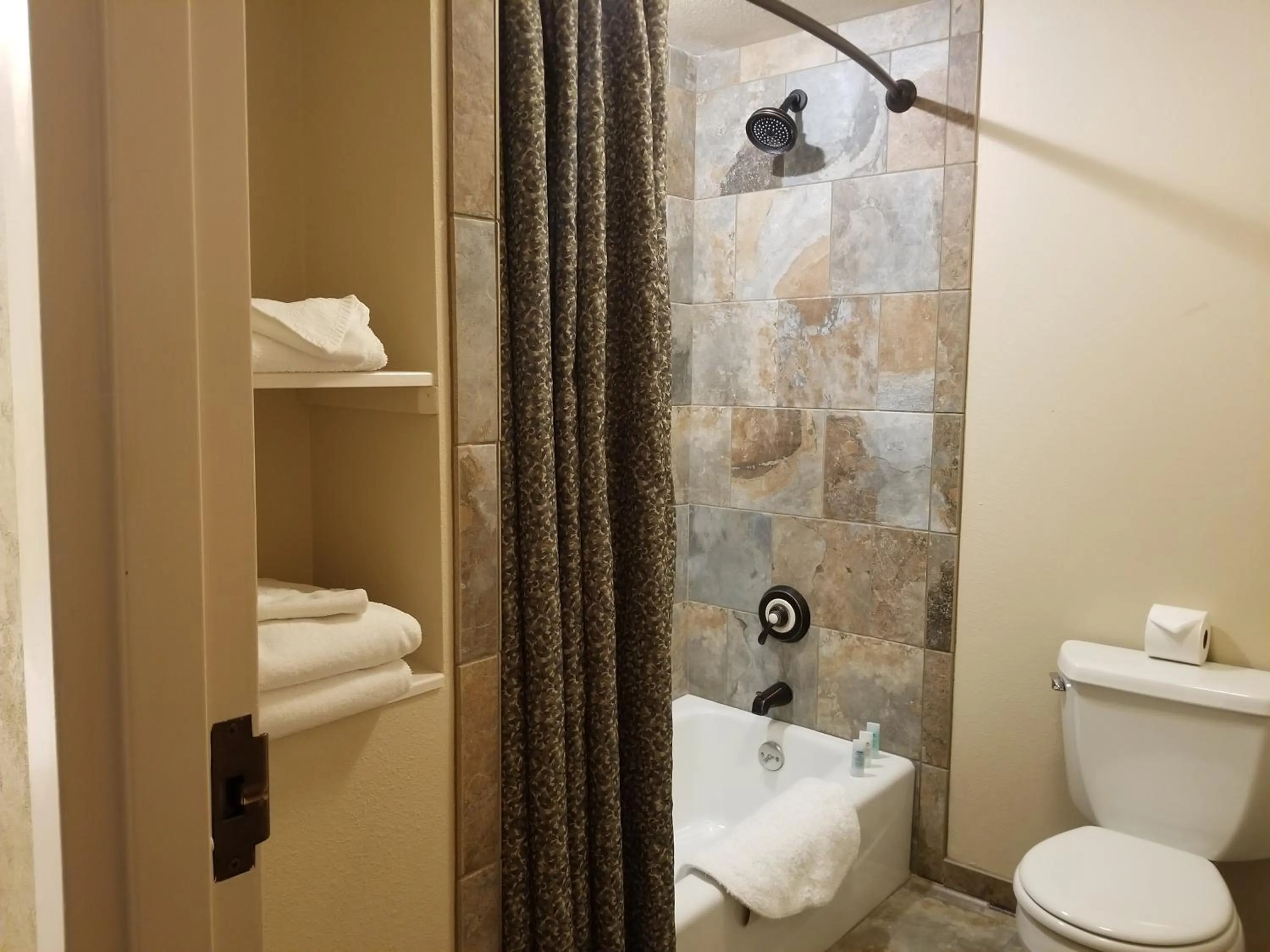 Shower in The Lexington at Jackson Hole