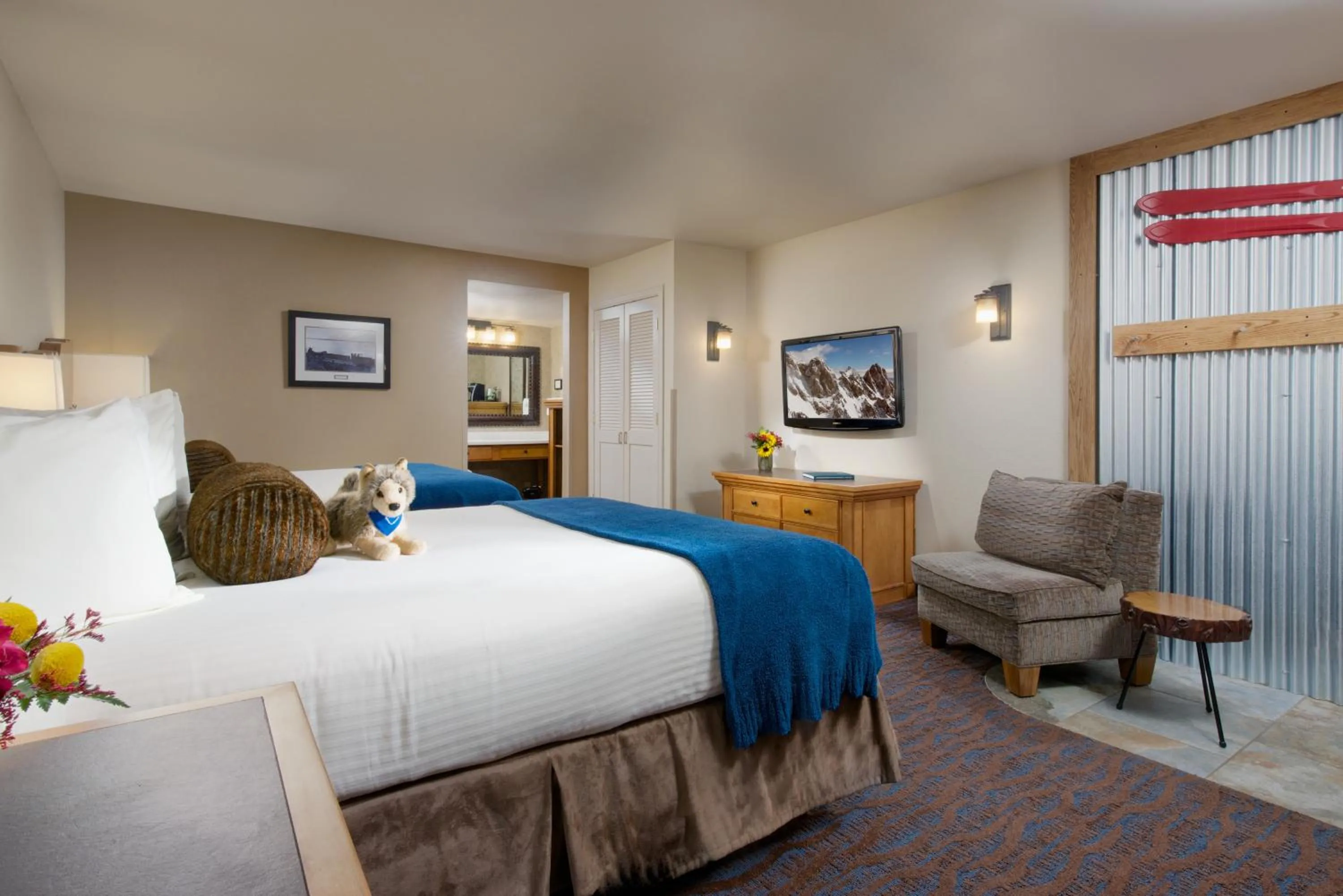 Photo of the whole room, Bed in The Lexington at Jackson Hole