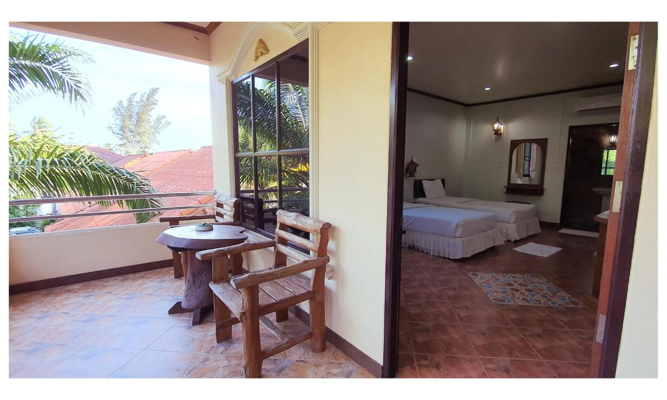 Balcony/Terrace, Bed in TAWAN RESORT