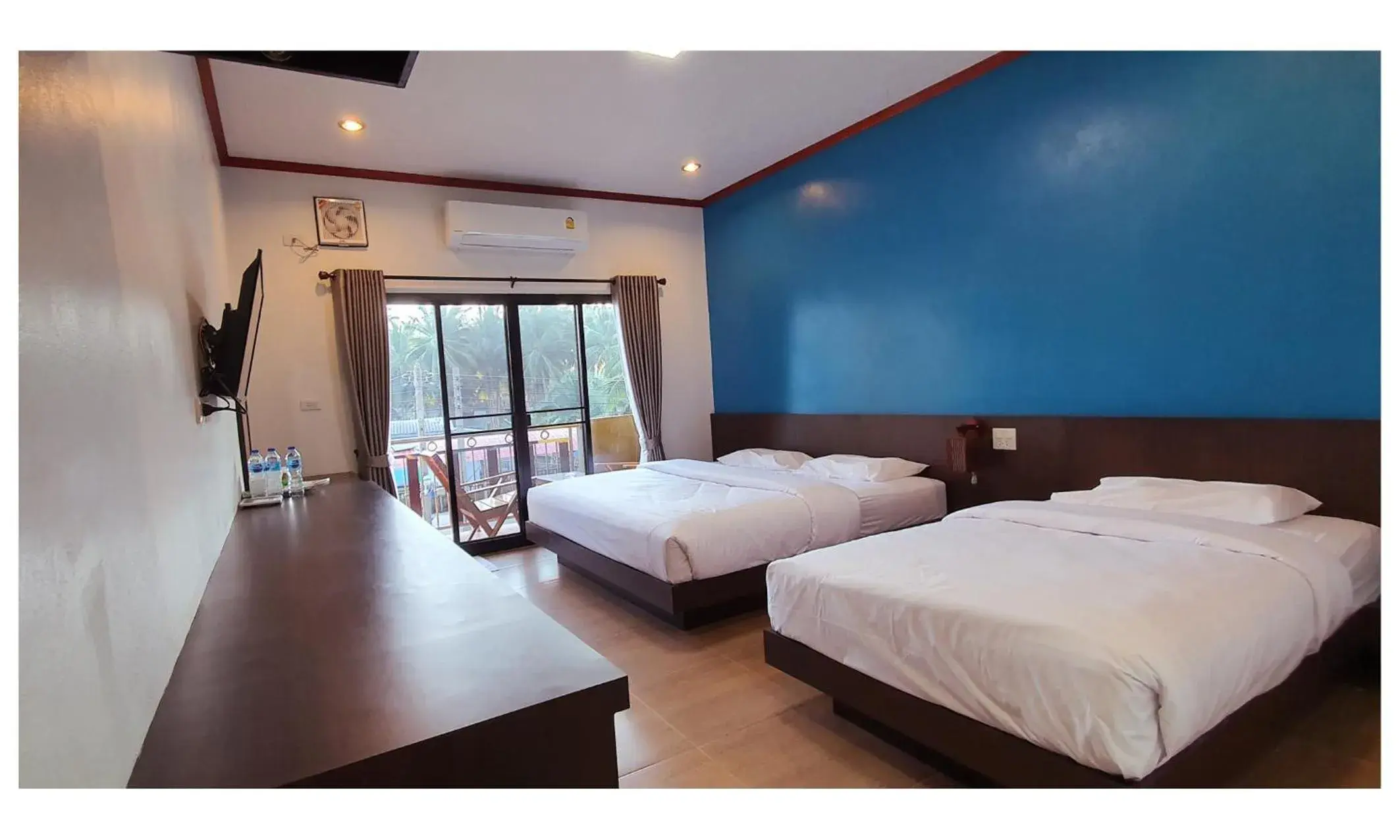 Superior Triple Room with Sea View in TAWAN RESORT Superior Triple Room with Sea View in TAWAN RESORT