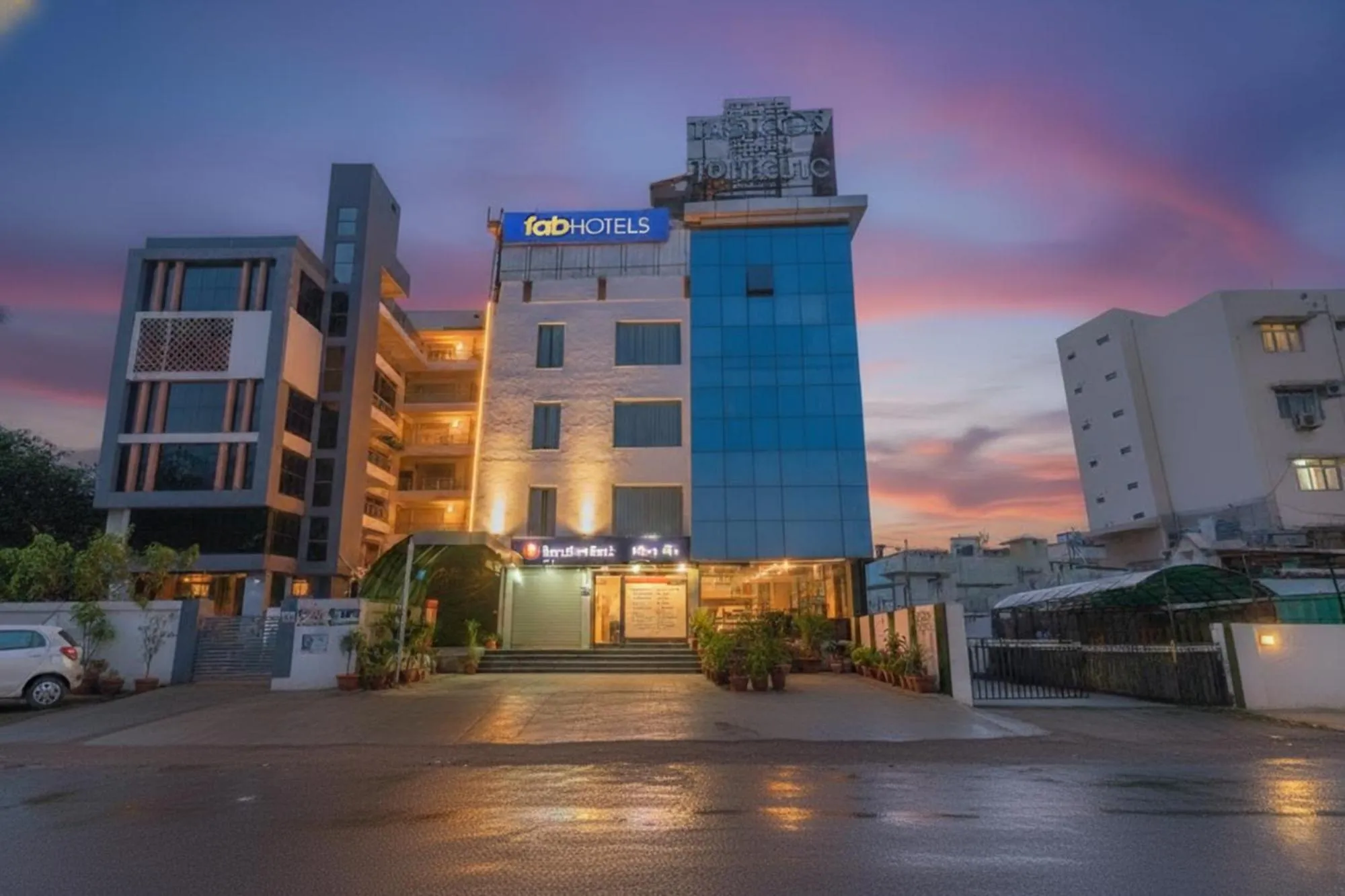 Facade/entrance in FabHotel Teliko Silver