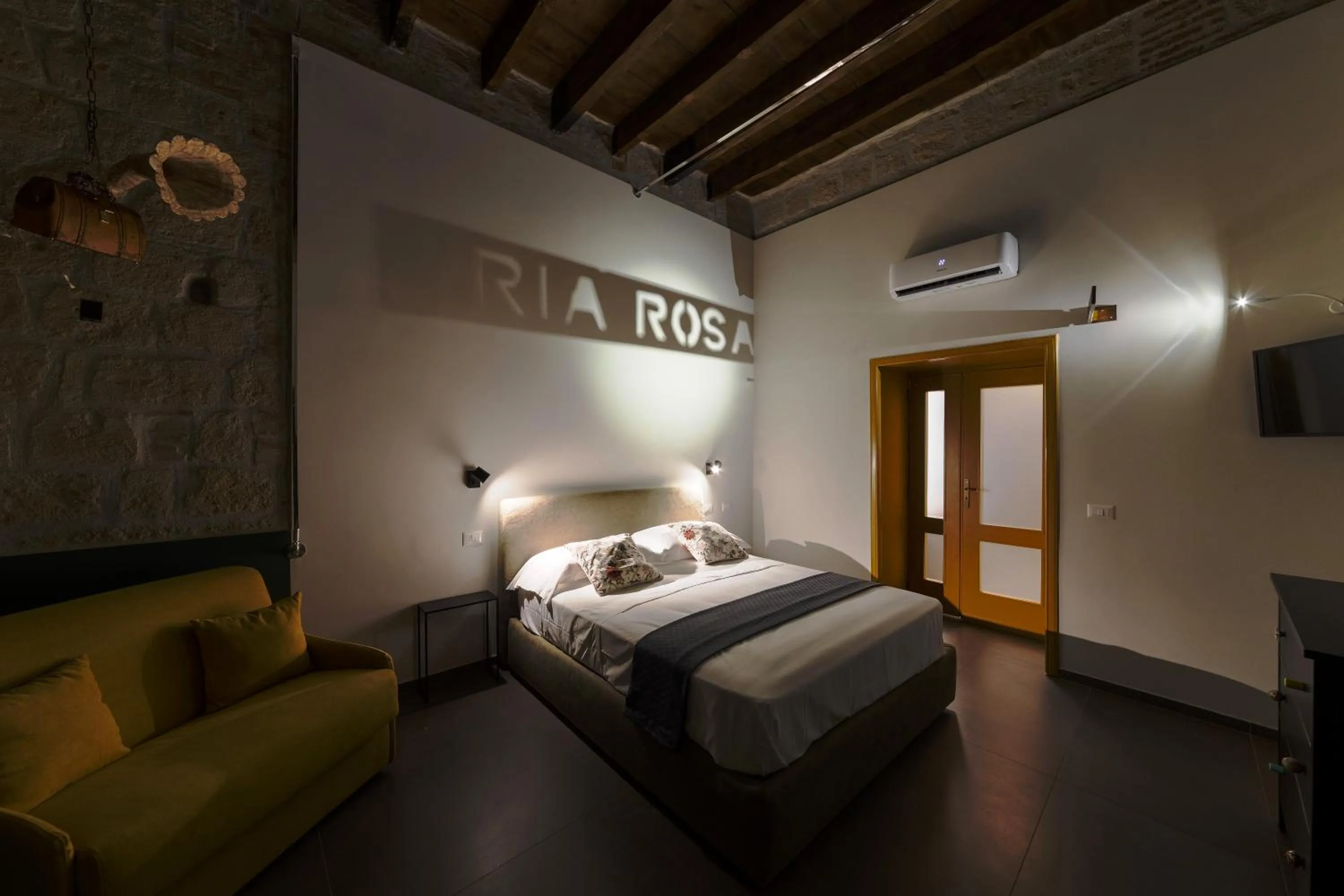 Photo of the whole room, Bed in Mastropasqua BB