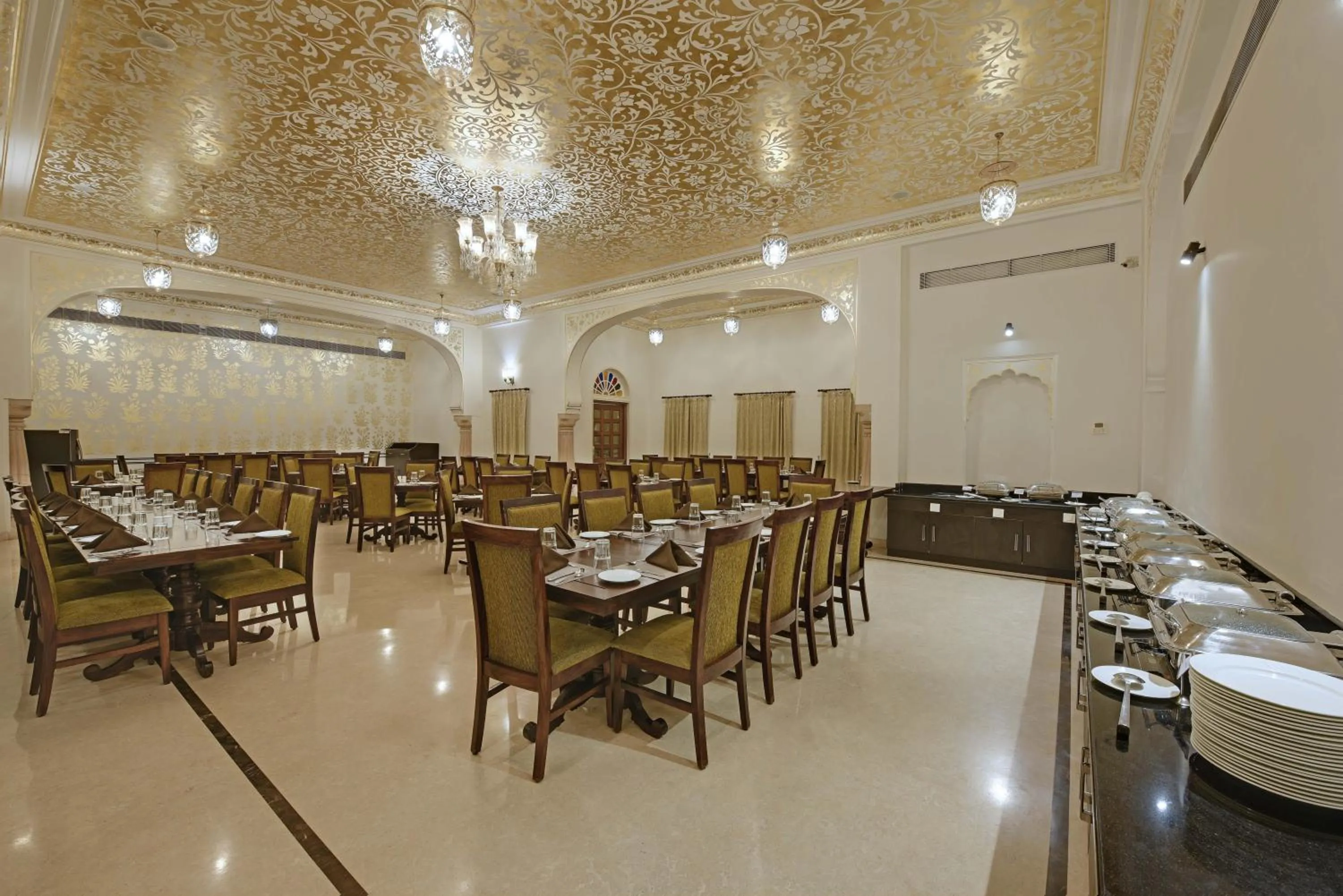 Restaurant/places to eat in The Jai Bagh Palace