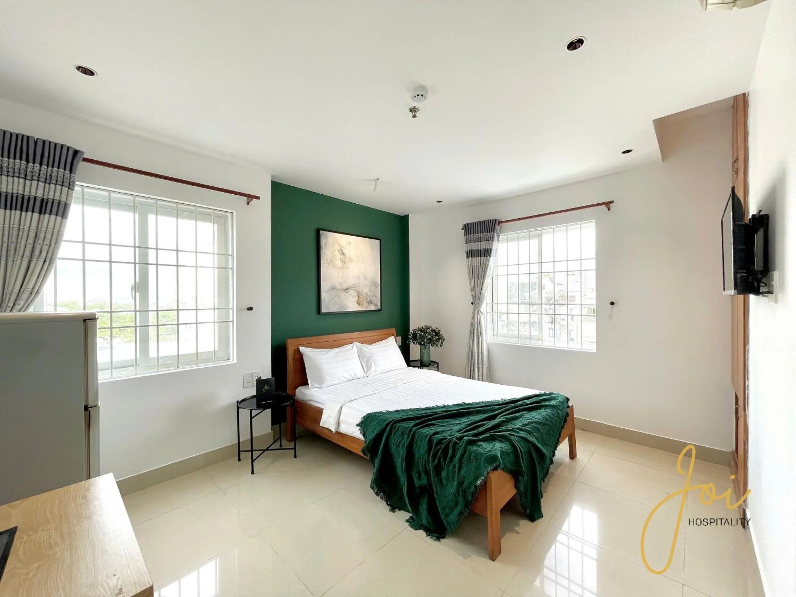 Communal lounge/ TV room, Bed in Joi Hospitality - Anthony