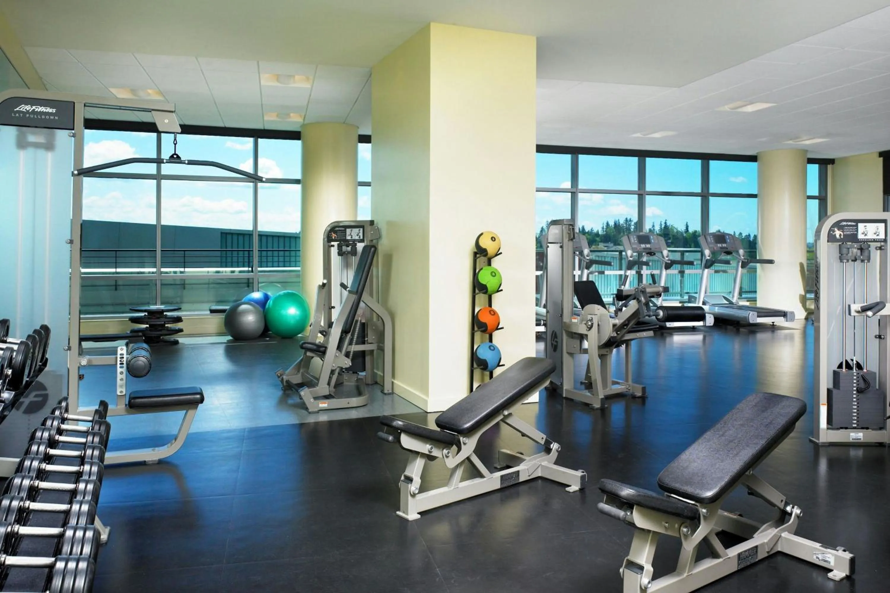 Fitness centre/facilities in The Westin Bellevue