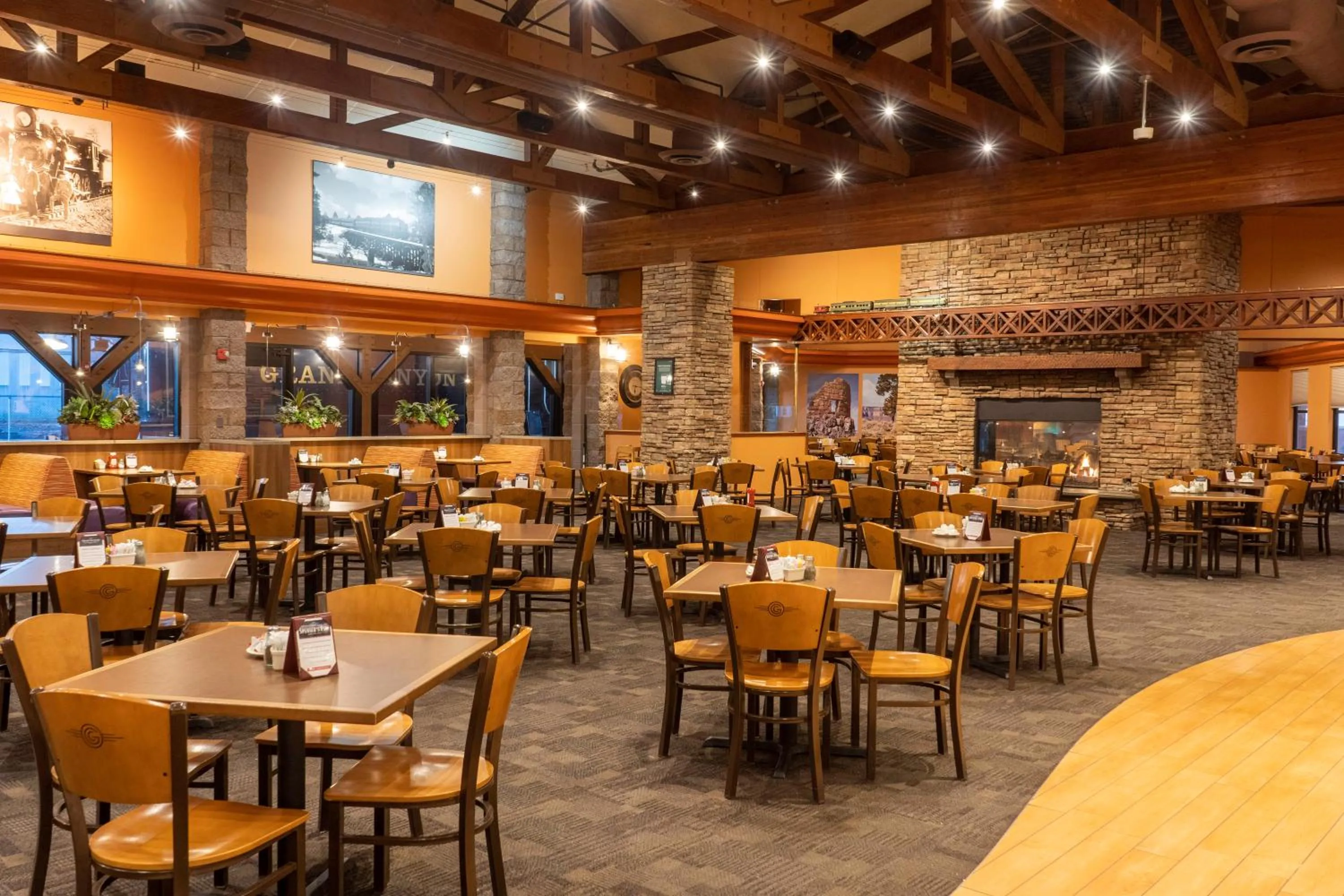 Restaurant/places to eat in Grand Canyon Railway Hotel