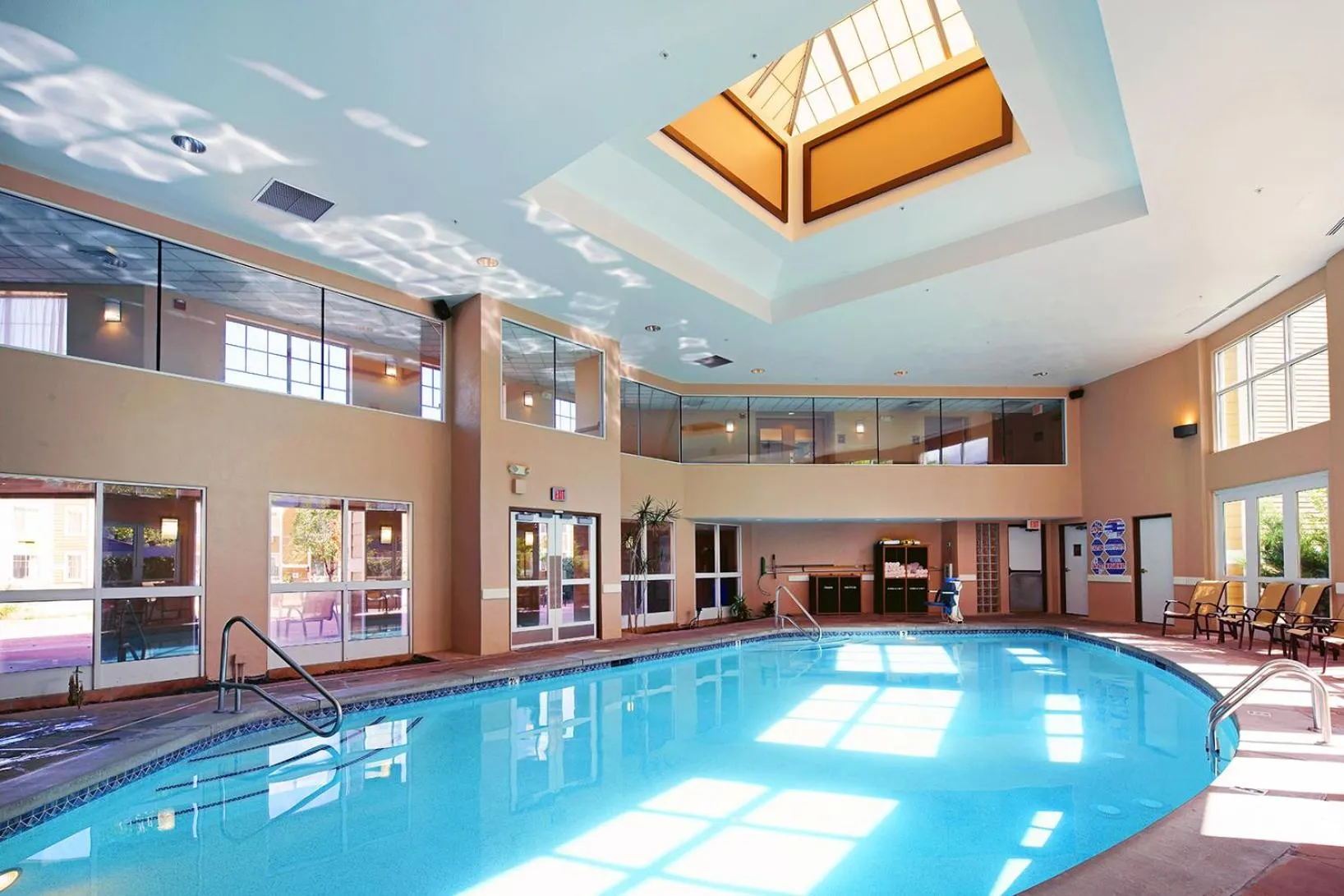 Swimming pool in Grand Canyon Railway Hotel