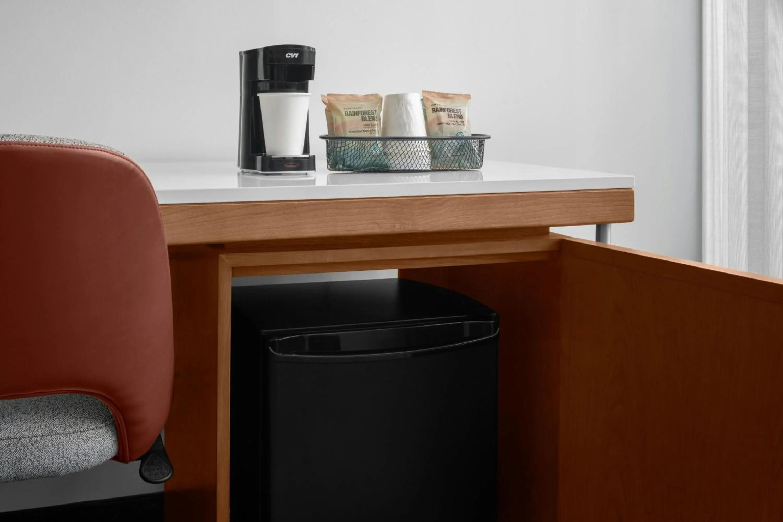 Photo of the whole room in Courtyard Fort Lauderdale East Lauderdale-by-the-Sea