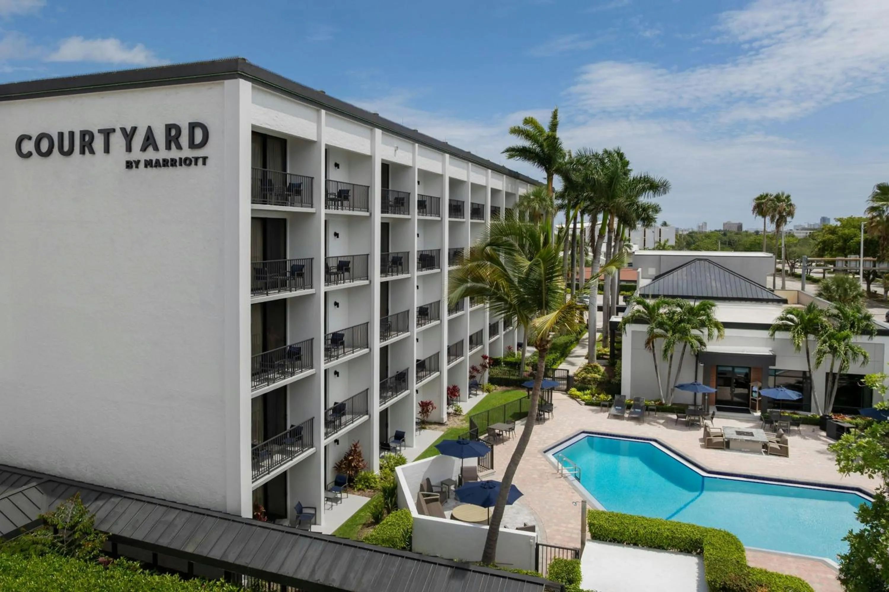 Property building in Courtyard Fort Lauderdale East Lauderdale-by-the-Sea