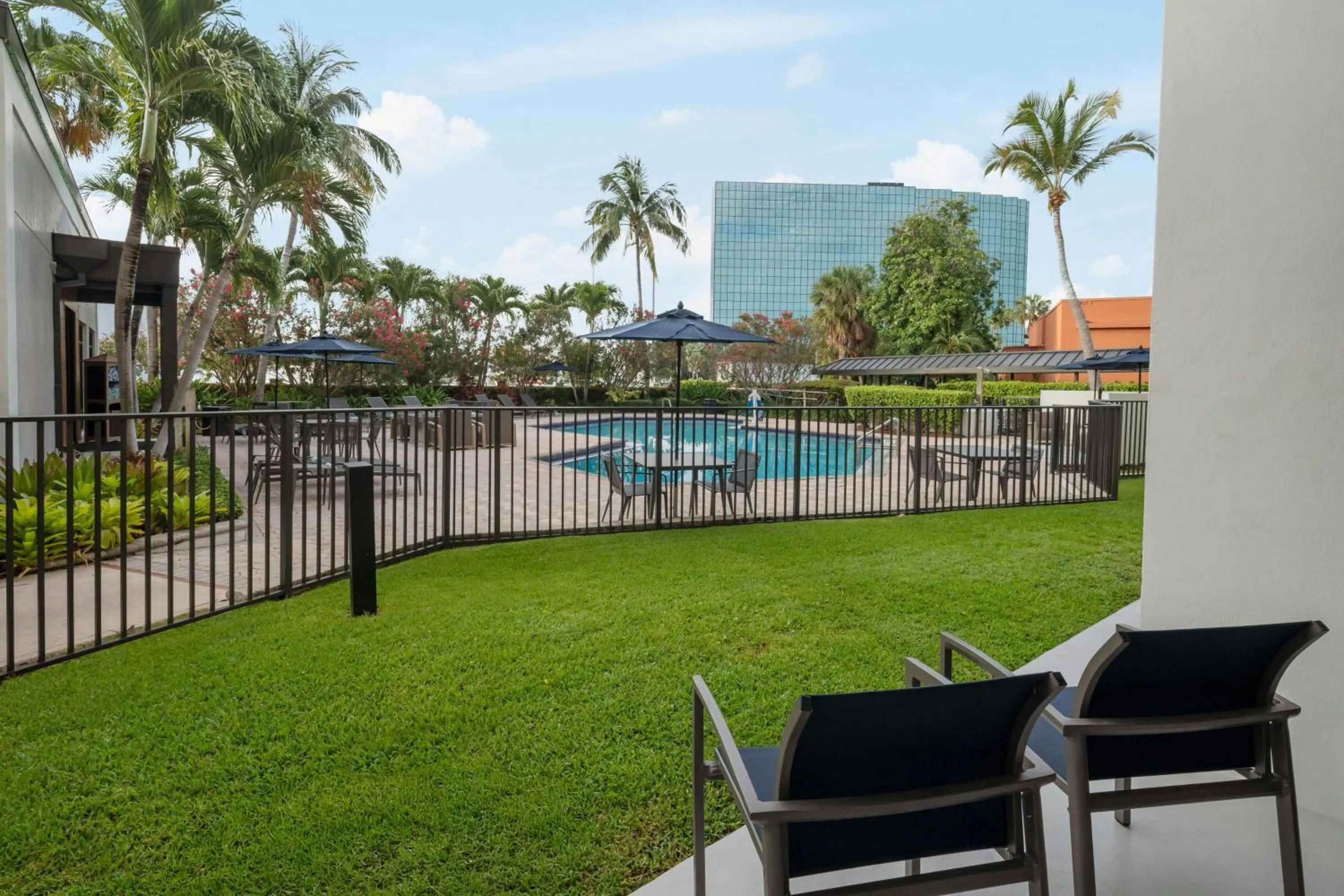 Photo of the whole room in Courtyard Fort Lauderdale East Lauderdale-by-the-Sea