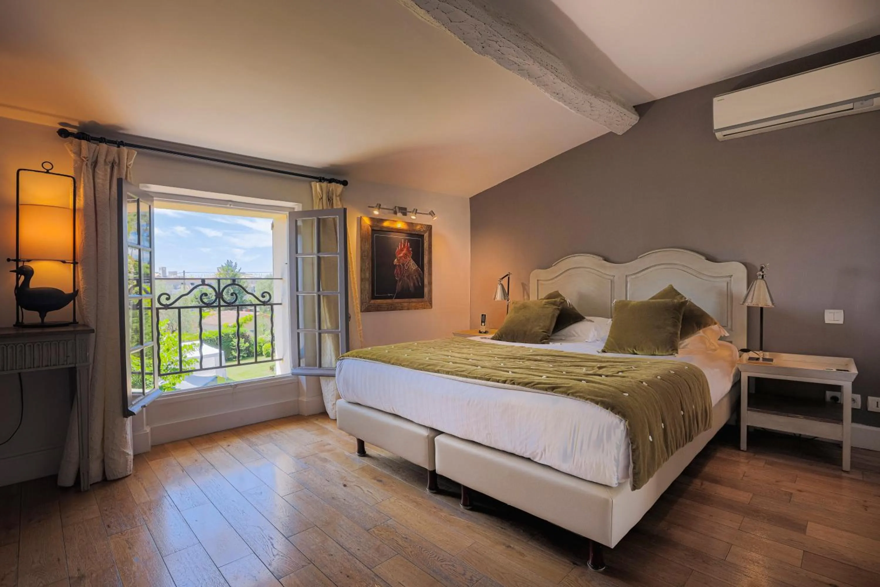 Bed in Hôtel du Clos