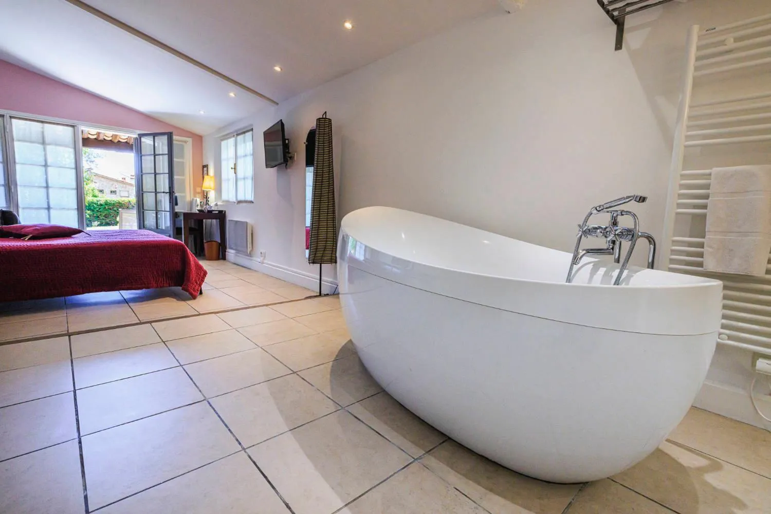 Bed in Hôtel du Clos