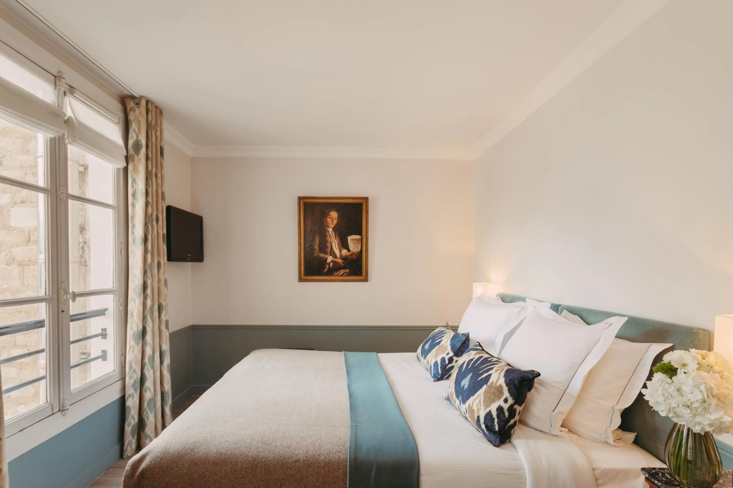 Bed in Hôtel d'Orsay - Esprit de France