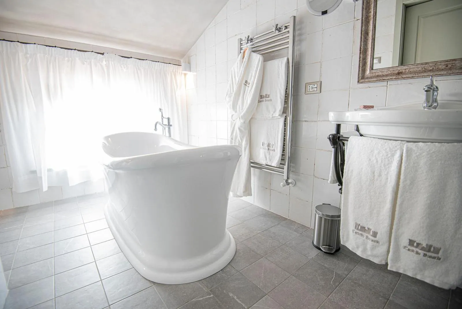 Bathroom in Castello Bonaria Wine & Spa Resort