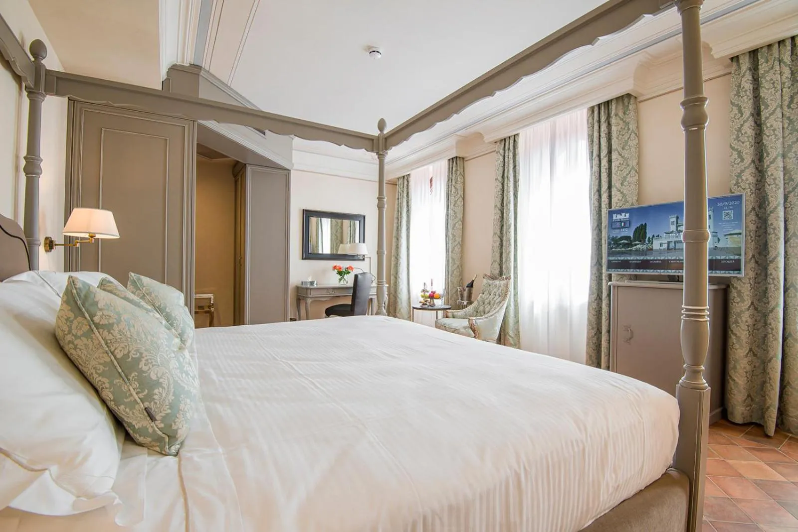 Bed in Castello Bonaria Wine & Spa Resort