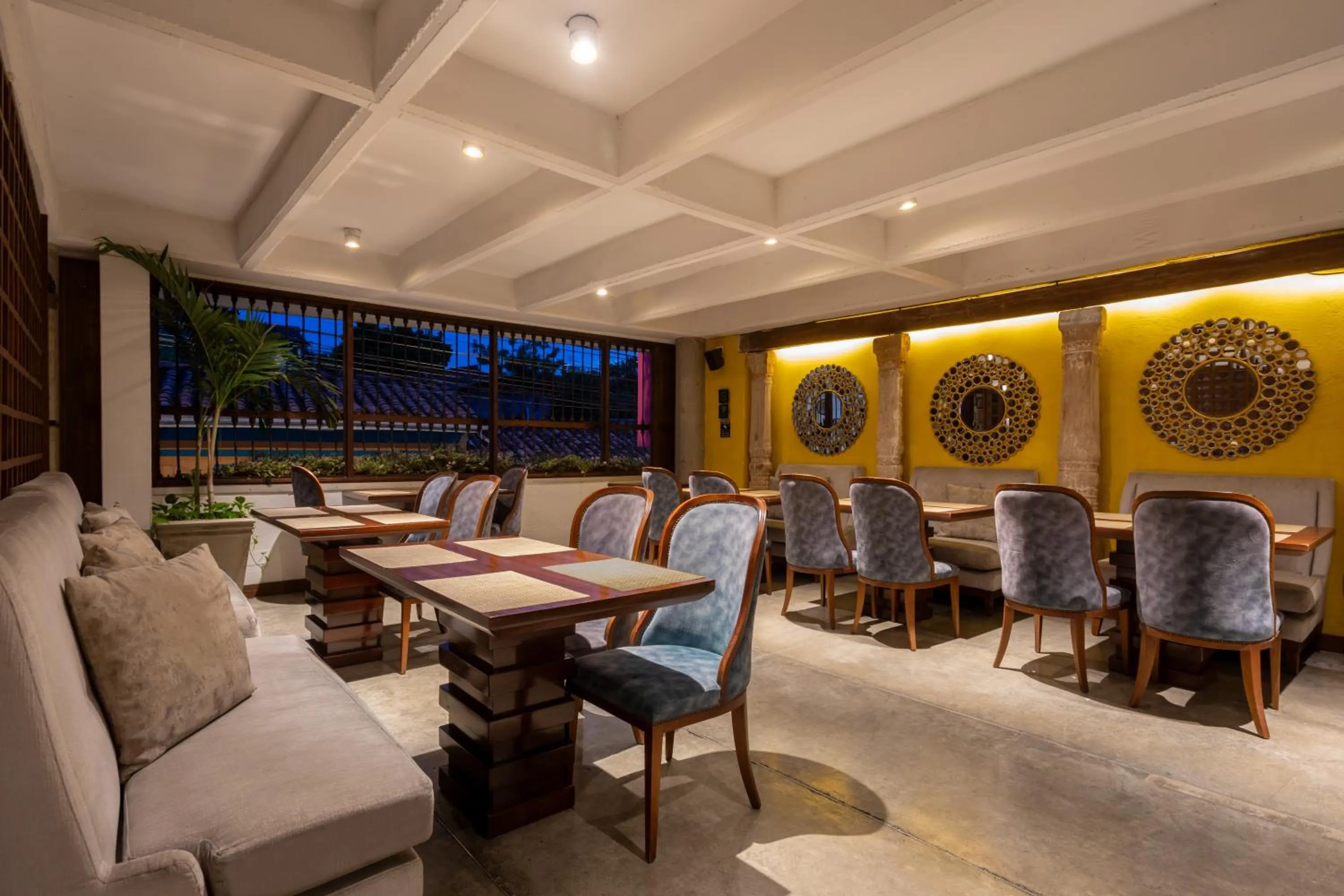 Restaurant/places to eat in Alko Hotel Casa Nispero