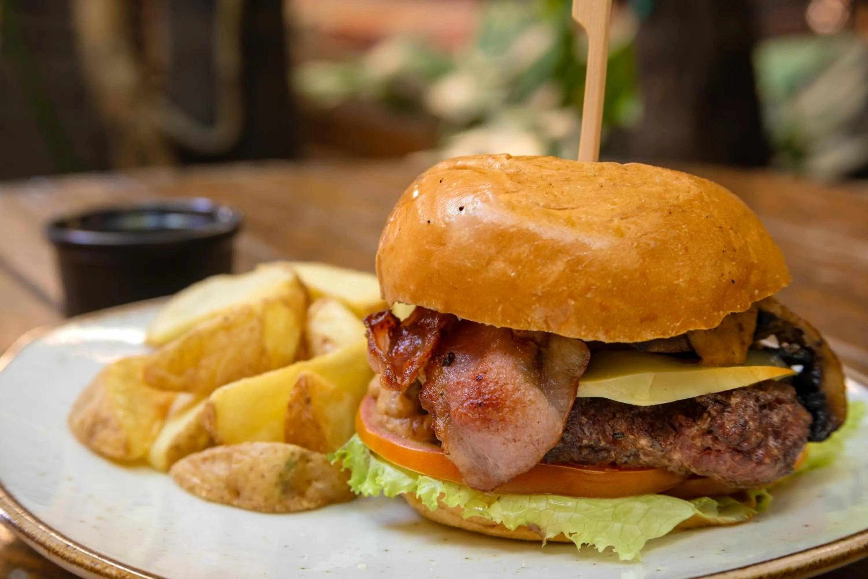 Restaurant/places to eat in Alko Hotel Casa Nispero