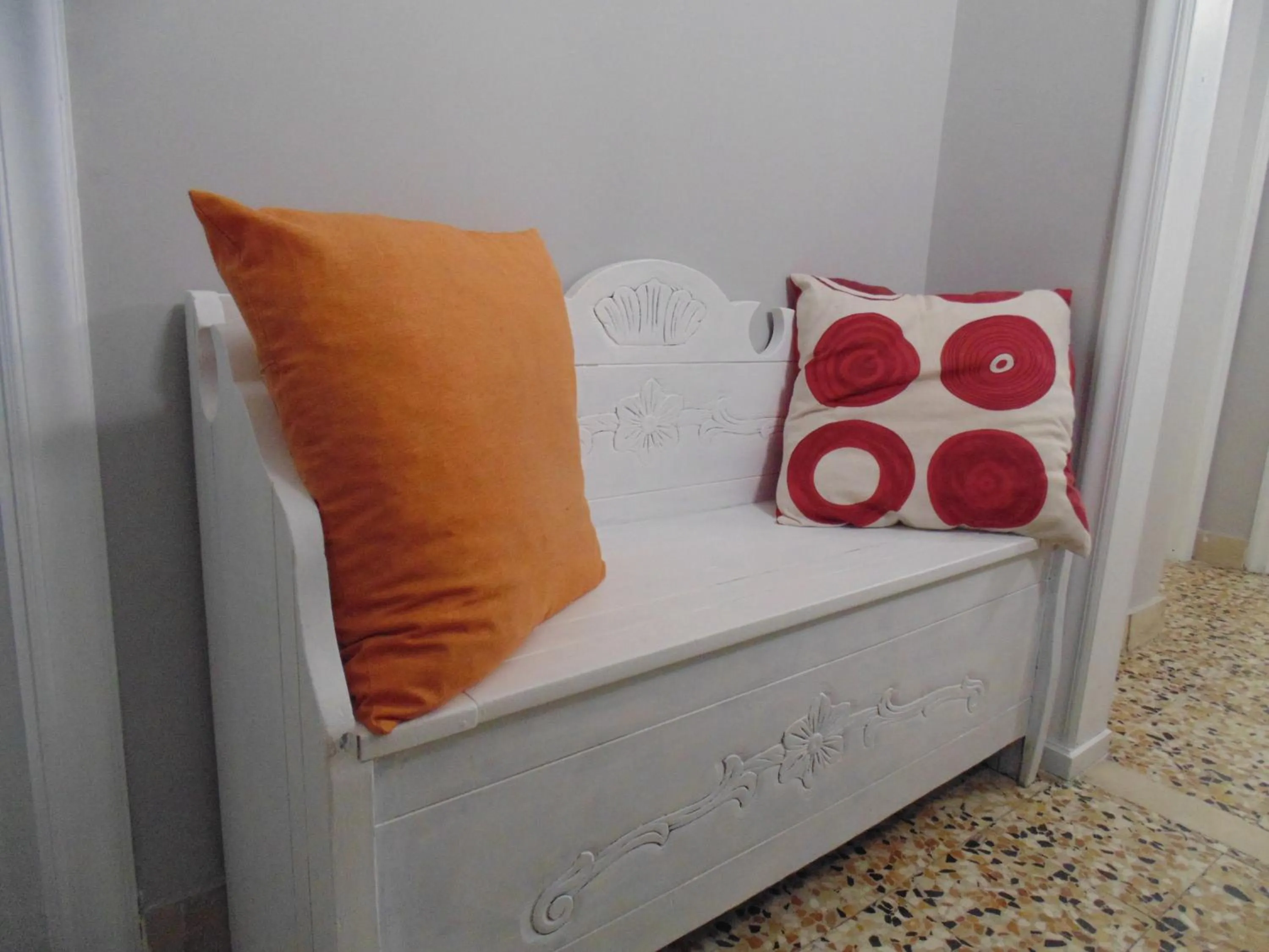 Decorative detail, Bed in Parthenope rooms