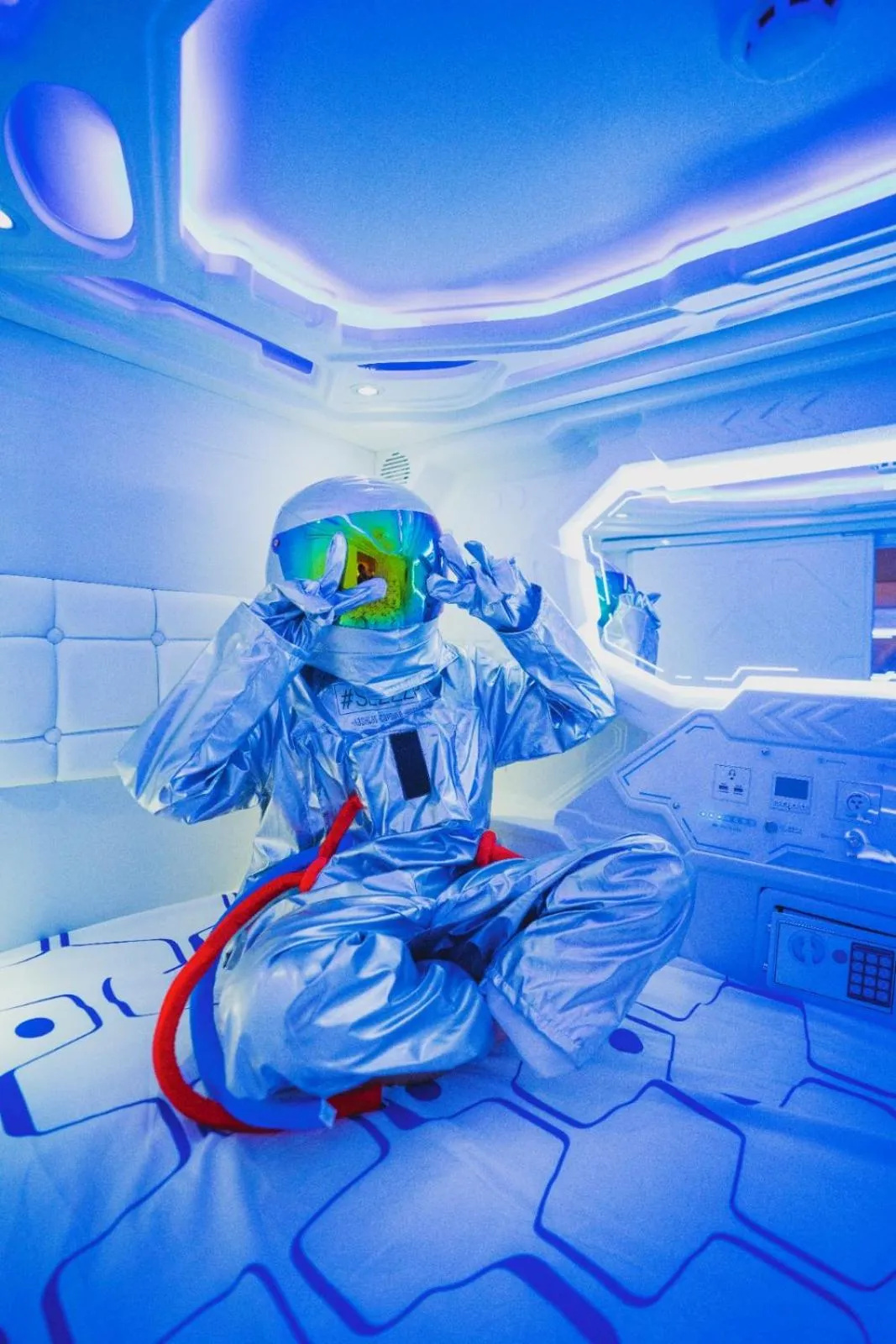 Hashtag.Capsule.Hostel