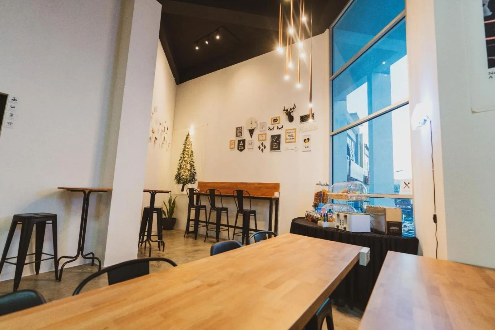 Hashtag.Capsule.Hostel